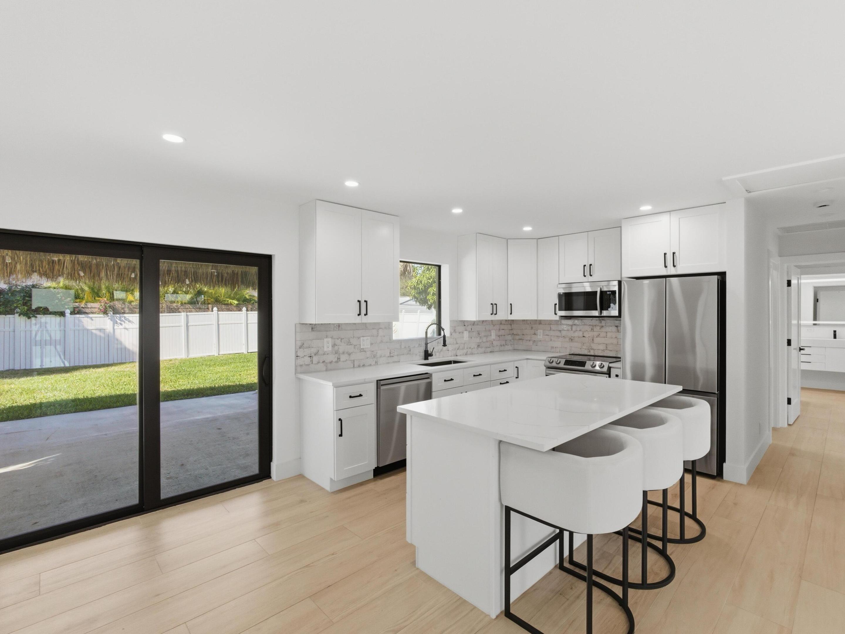 TROPIC VISTA - Residential