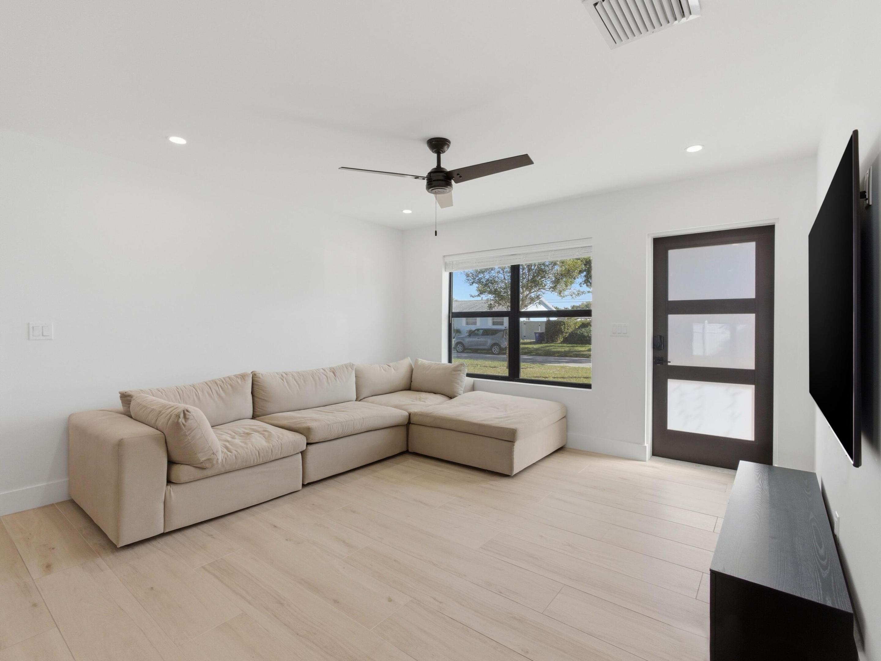 TROPIC VISTA - Residential