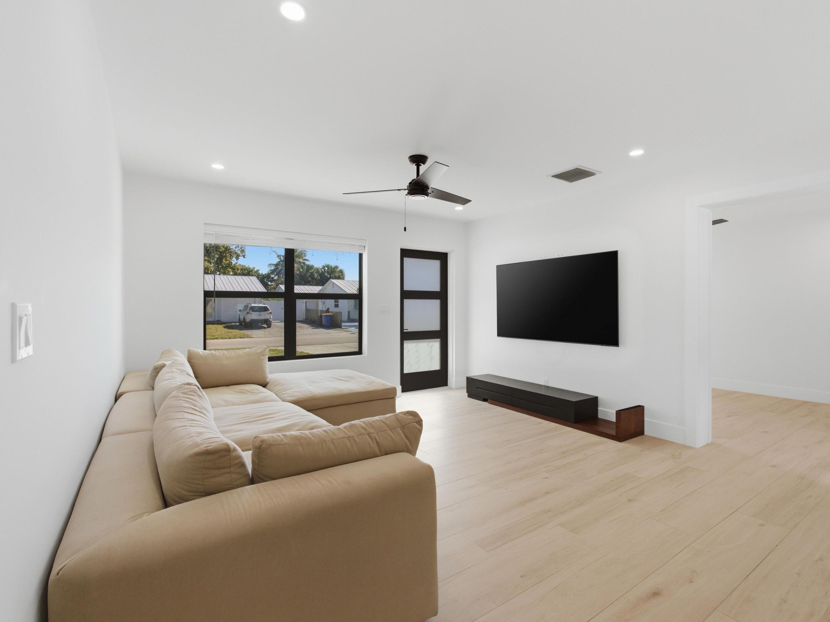TROPIC VISTA - Residential
