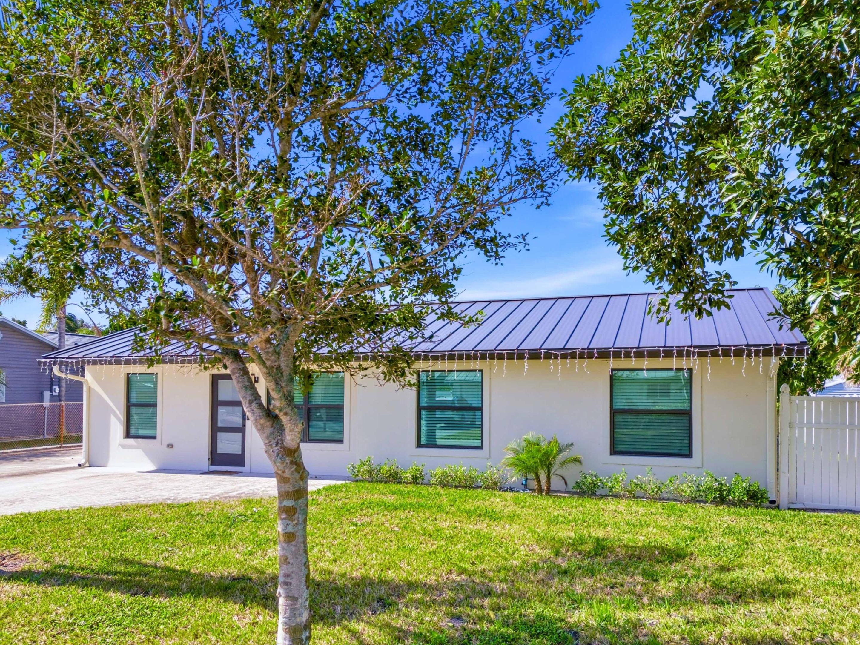 TROPIC VISTA - Residential