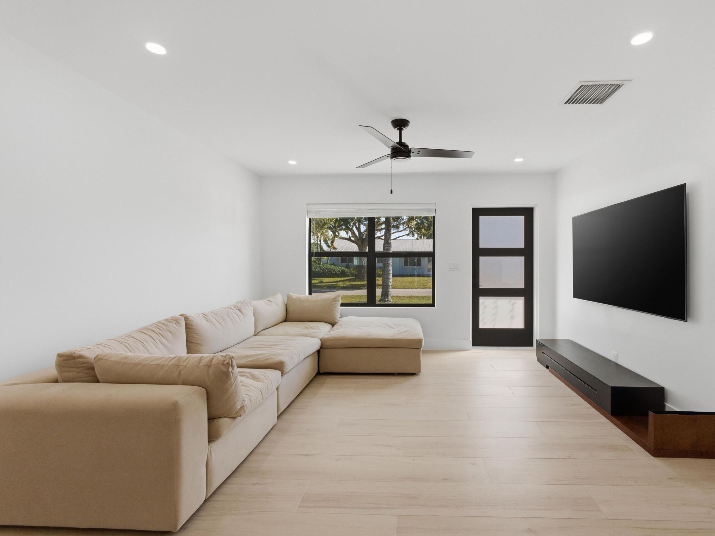 TROPIC VISTA - Residential
