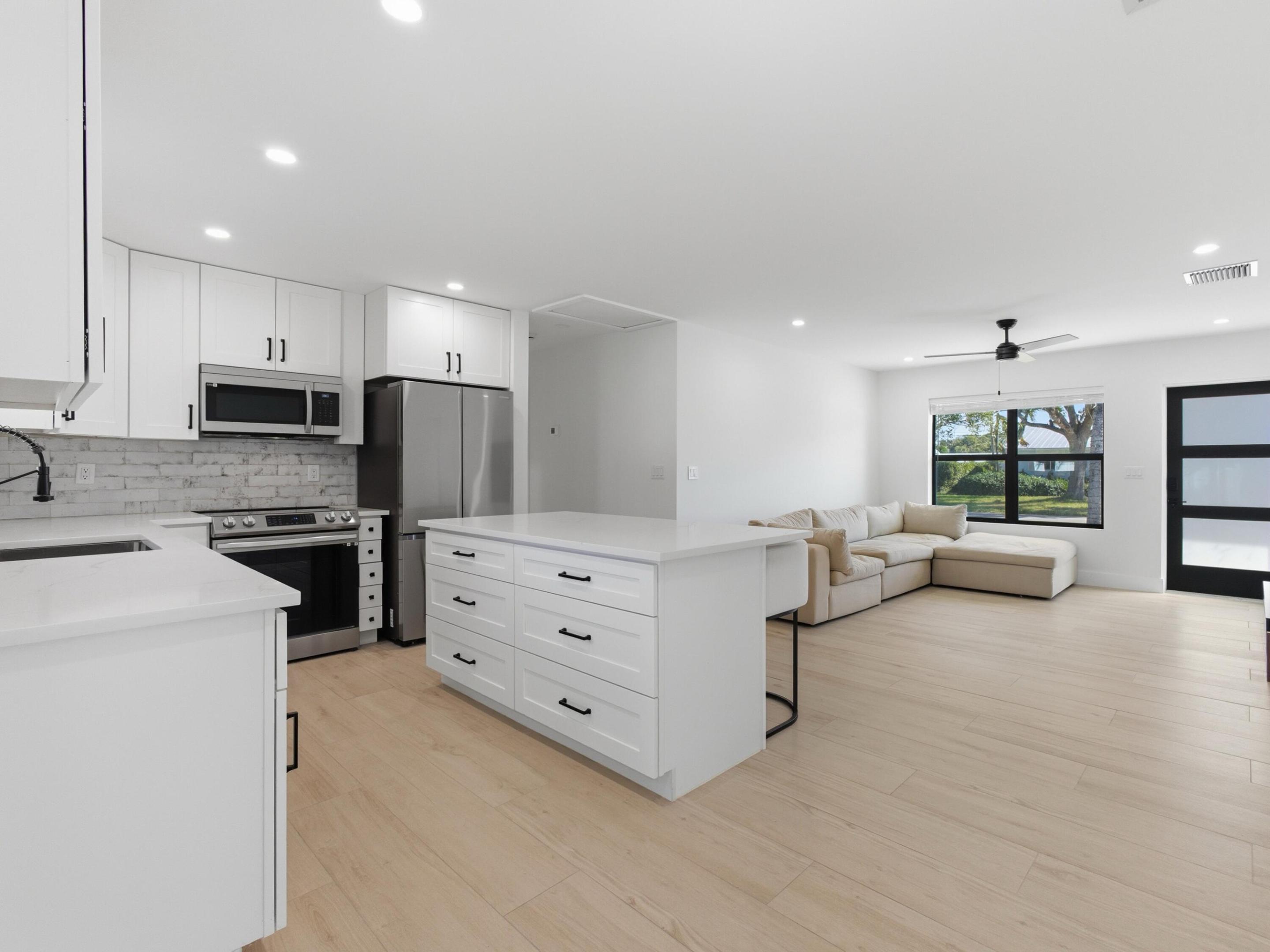 TROPIC VISTA - Residential