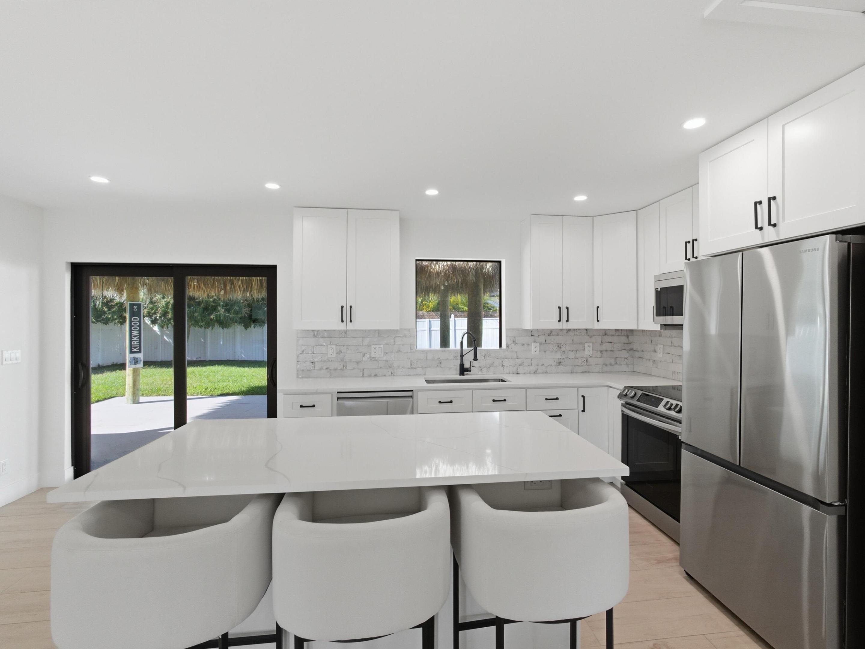 TROPIC VISTA - Residential