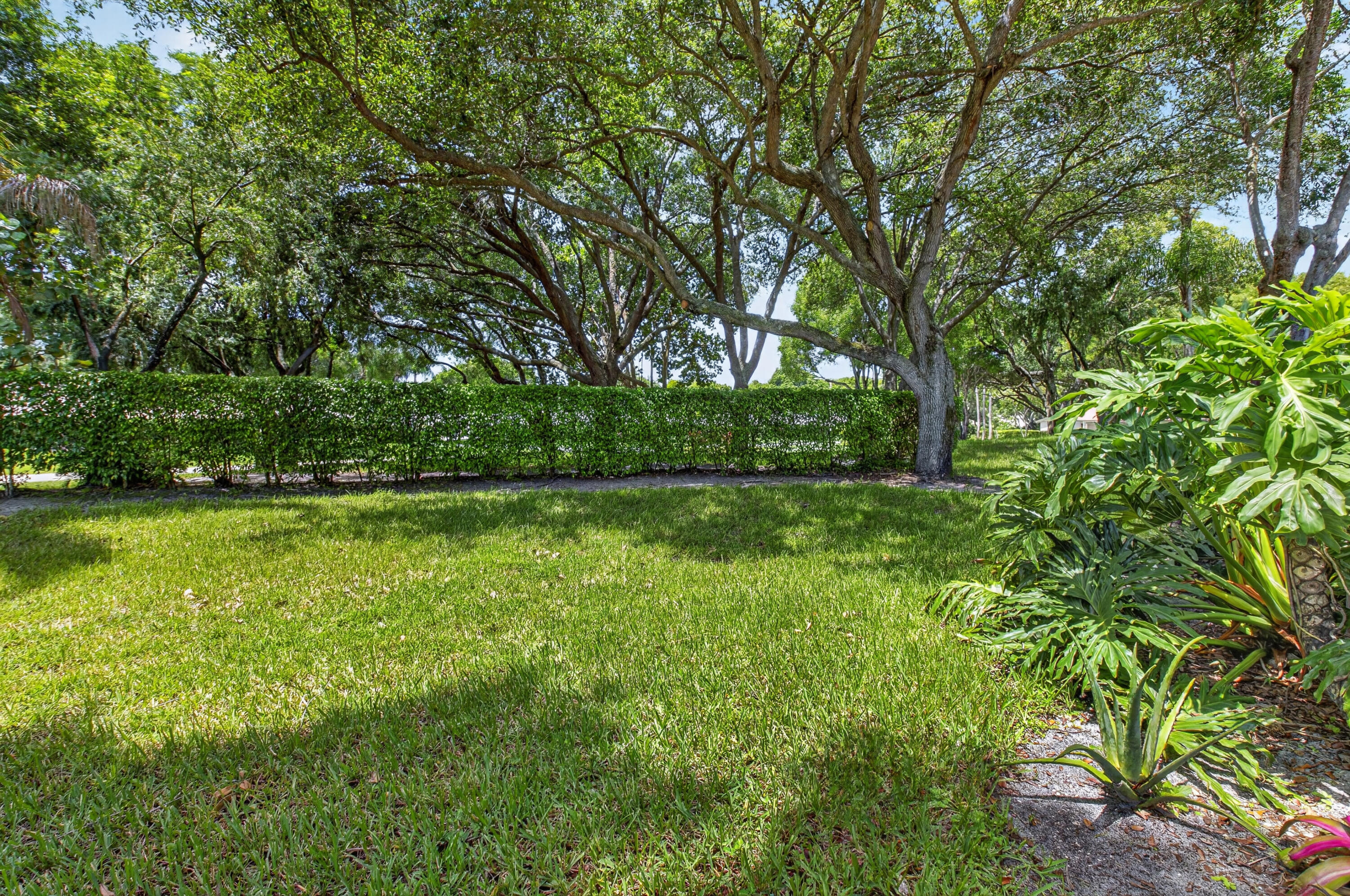 WHISPER WALK/SUMMERWINDS - Residential