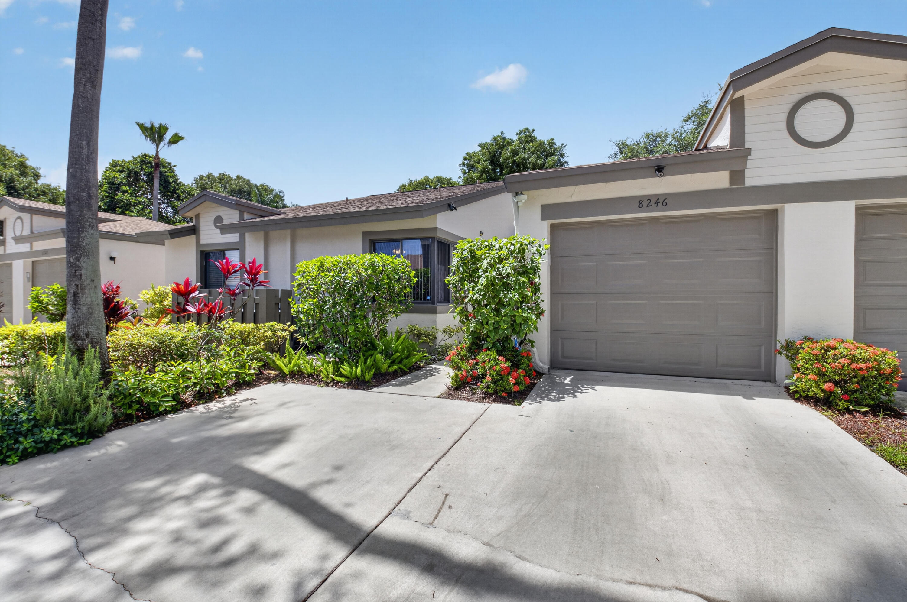 WHISPER WALK/SUMMERWINDS - Residential