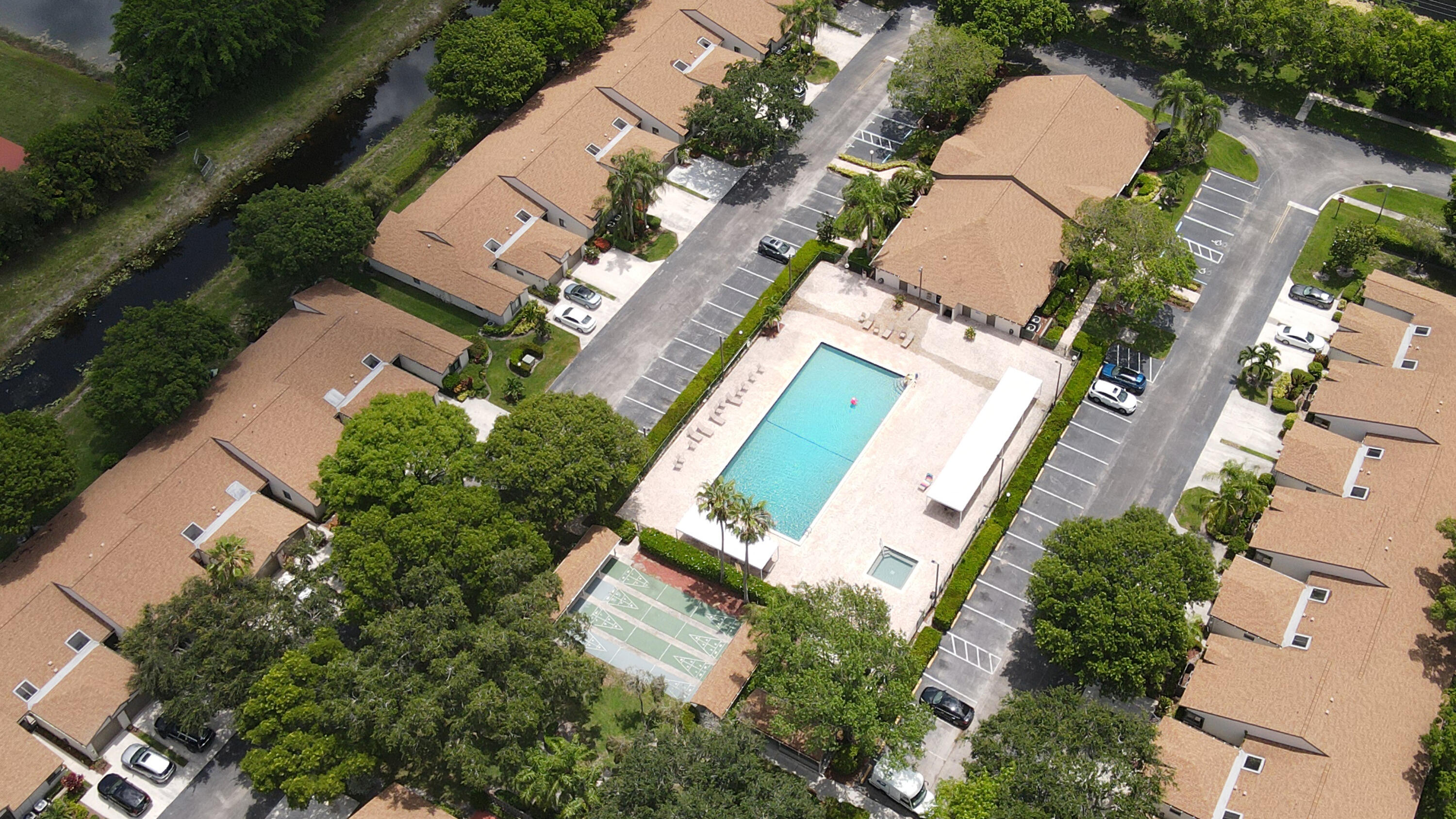 WHISPER WALK/SUMMERWINDS - Residential