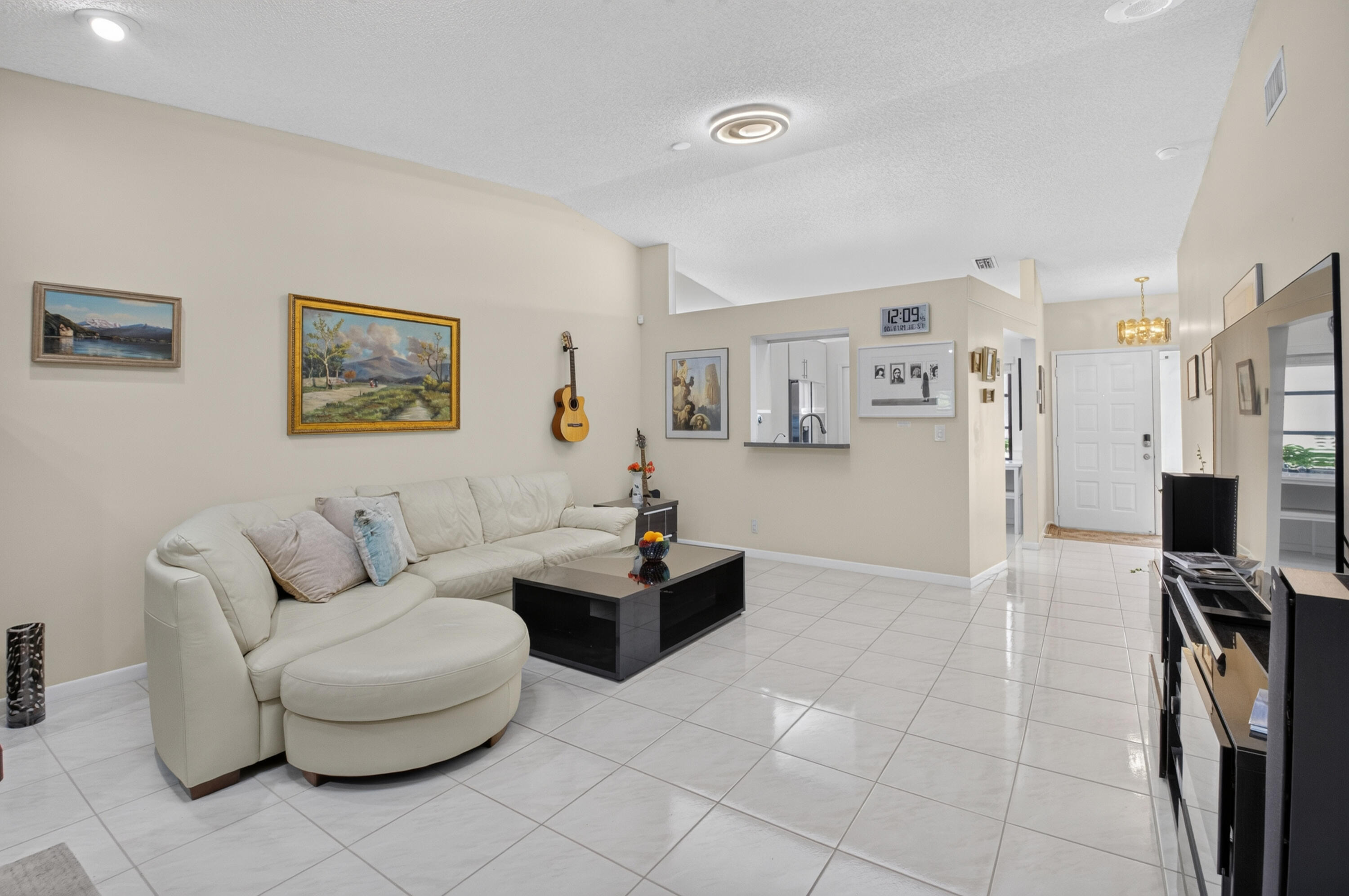 WHISPER WALK/SUMMERWINDS - Residential