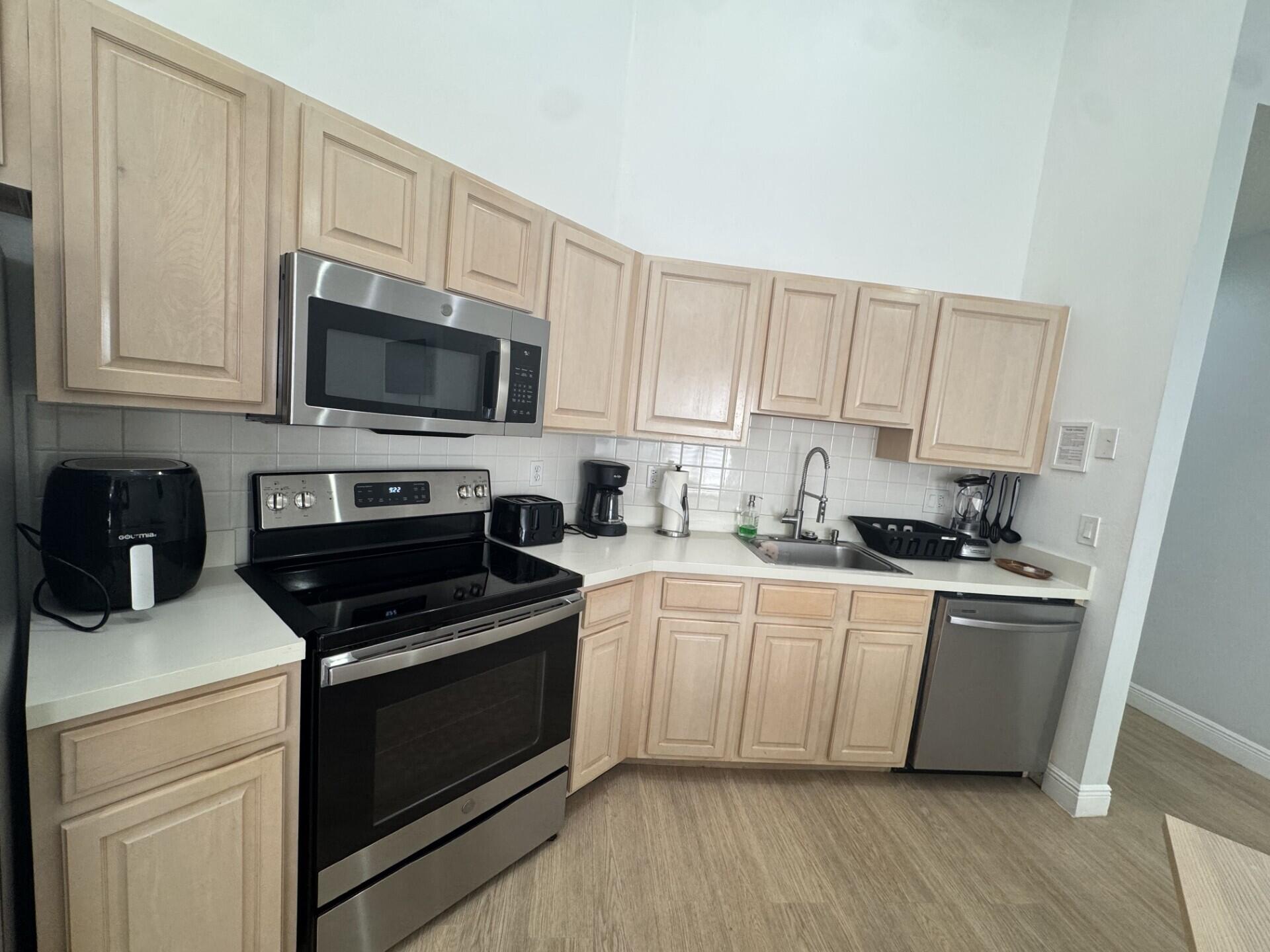 GOLF VILLAS CONDOMINIUM - Residential