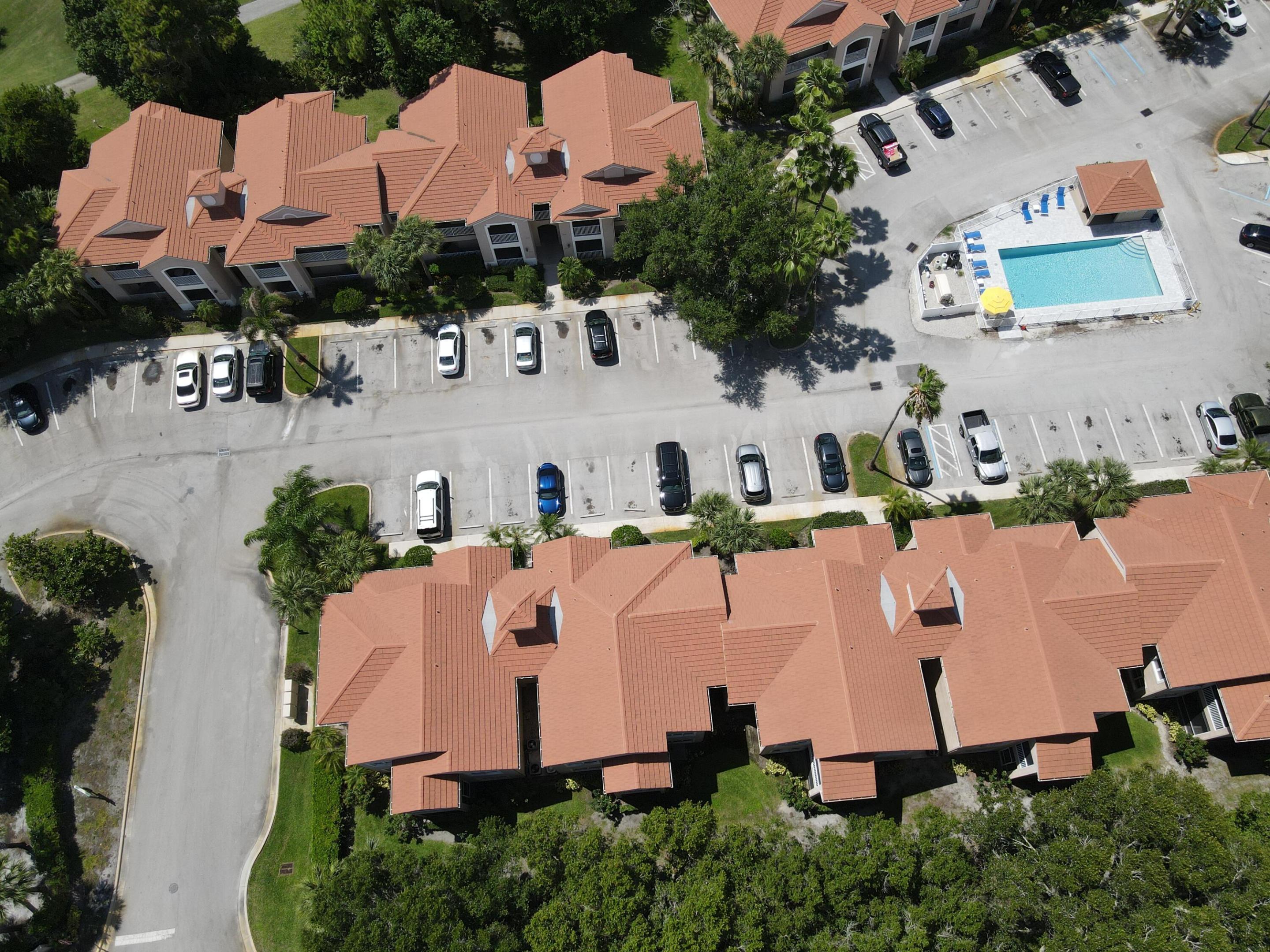 GOLF VILLAS CONDOMINIUM - Residential