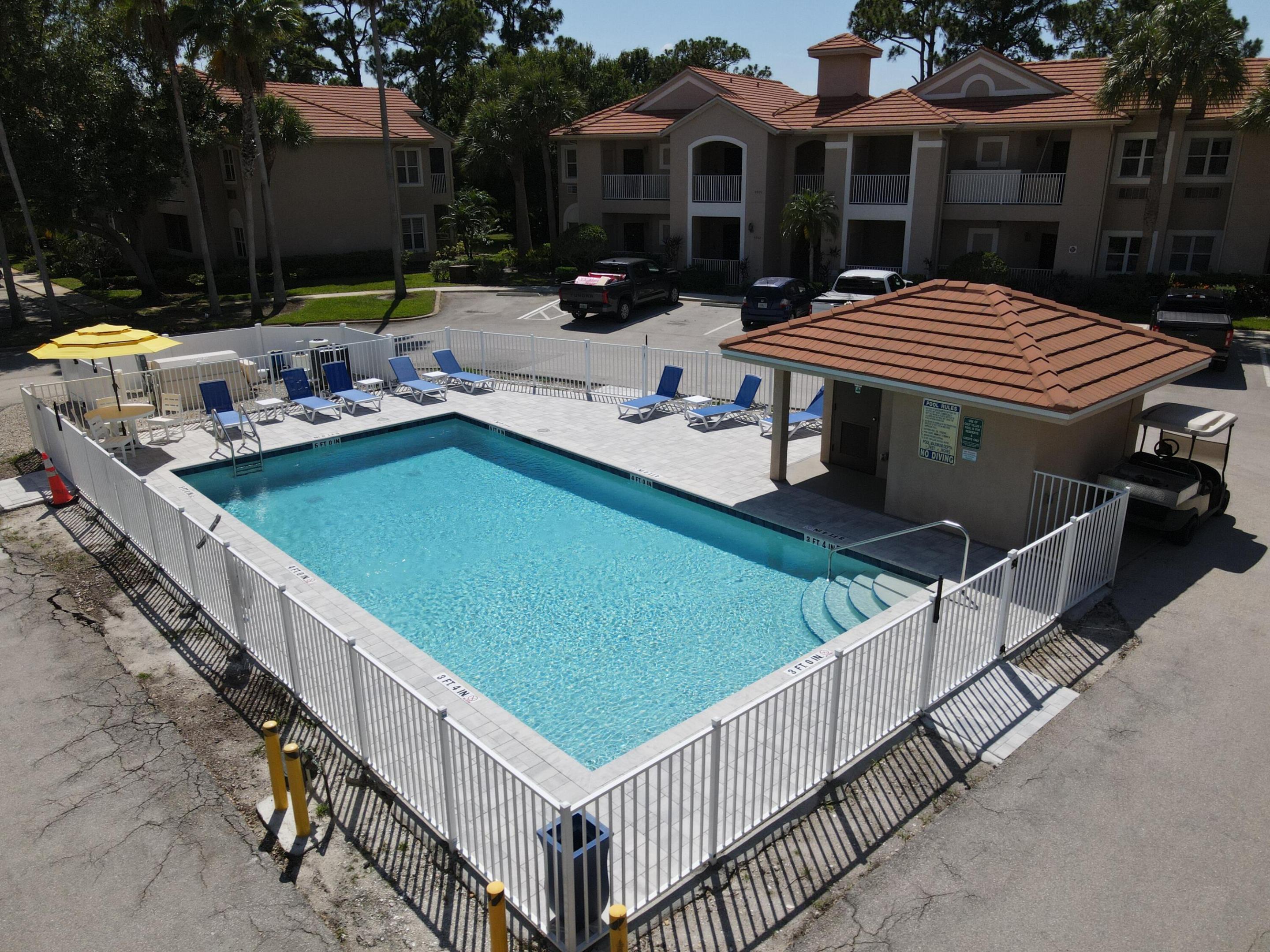 GOLF VILLAS CONDOMINIUM - Residential