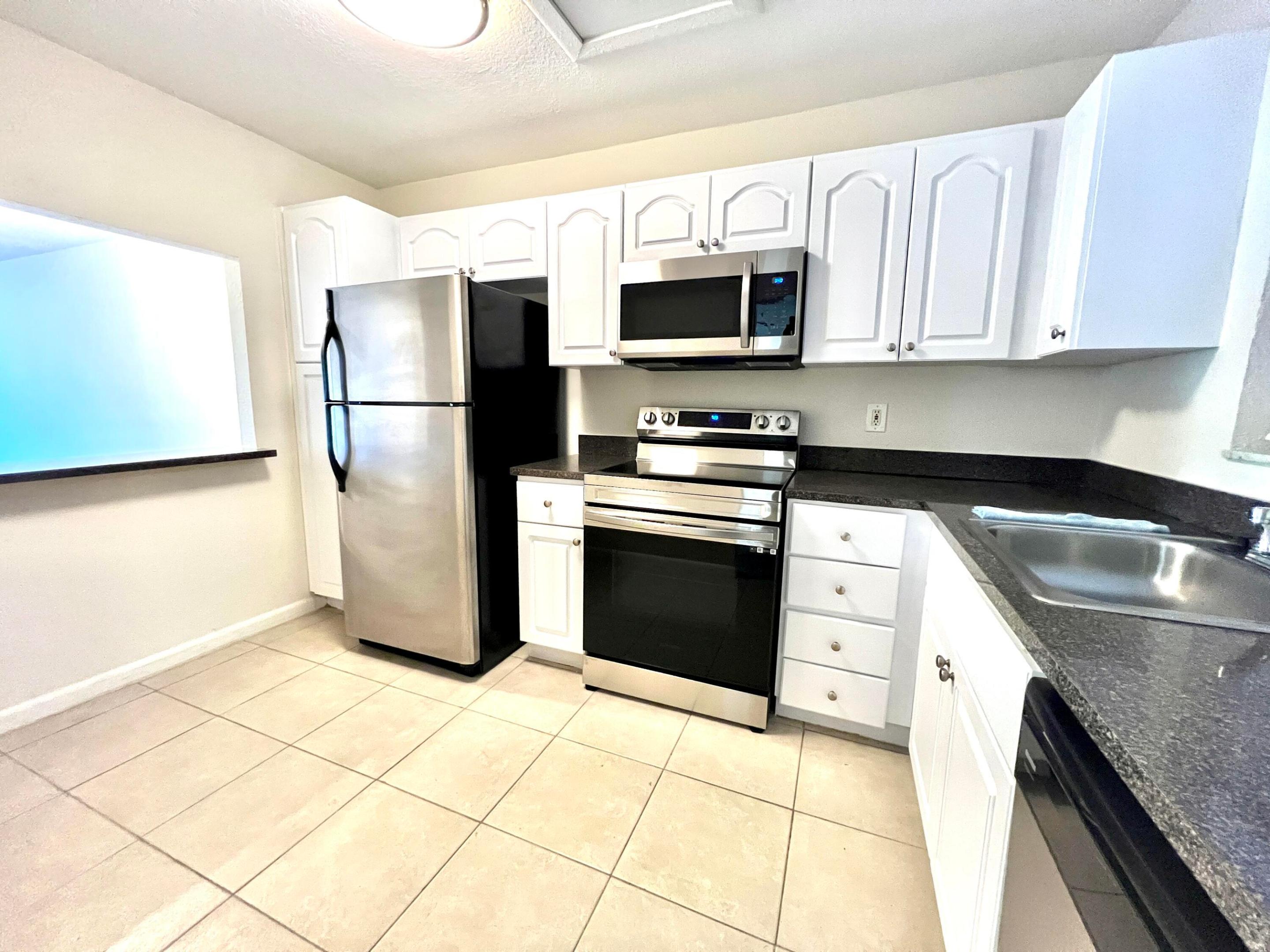 PARK VIEW AT PALM BEACH CONDO - Residential