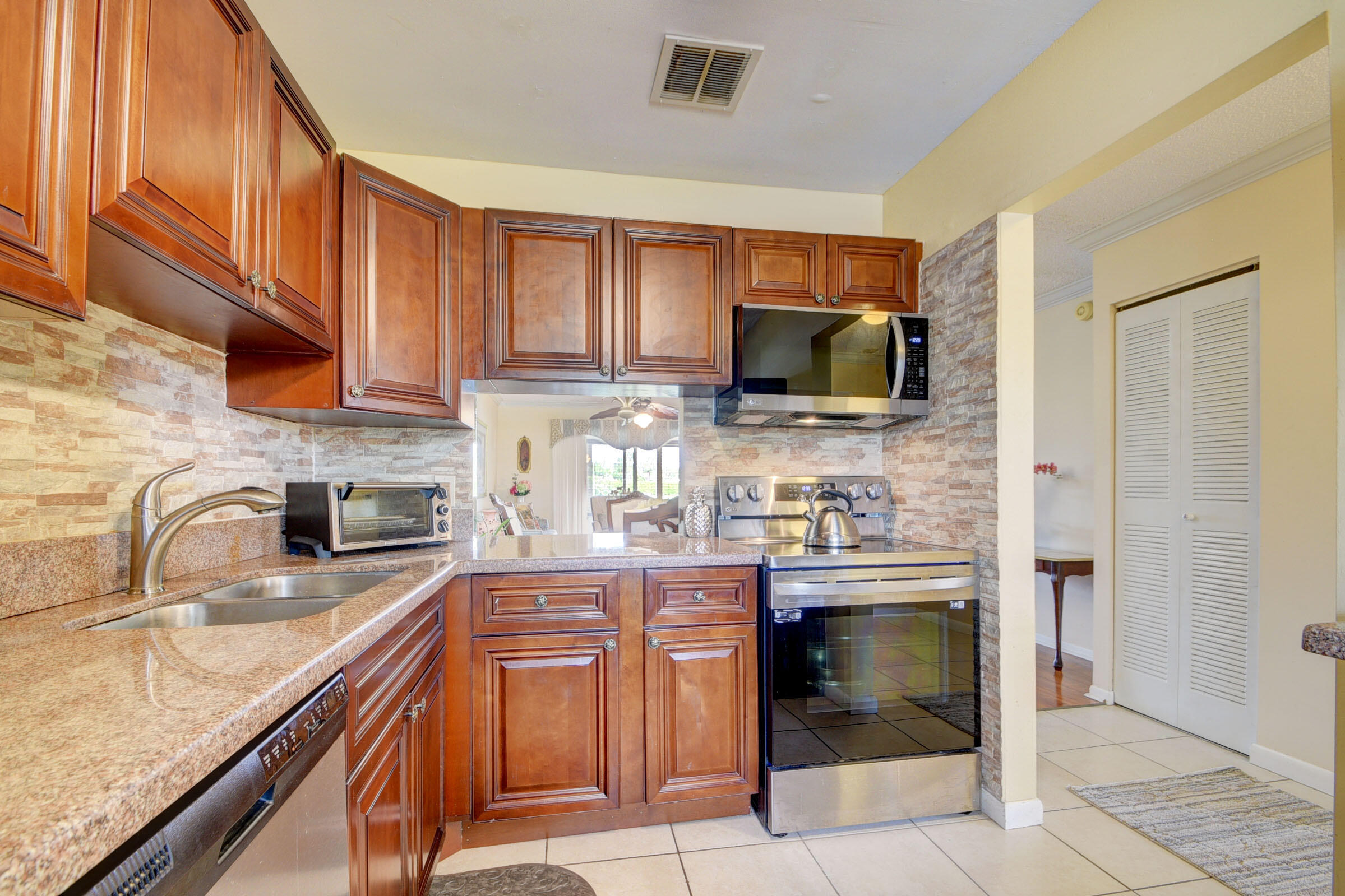 GOLDEN LAKES VILLAGE CONDO F - Residential