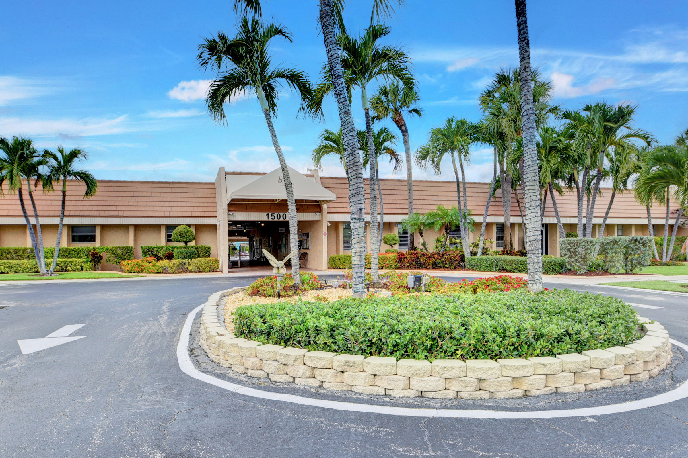 GOLDEN LAKES VILLAGE CONDO F - Residential