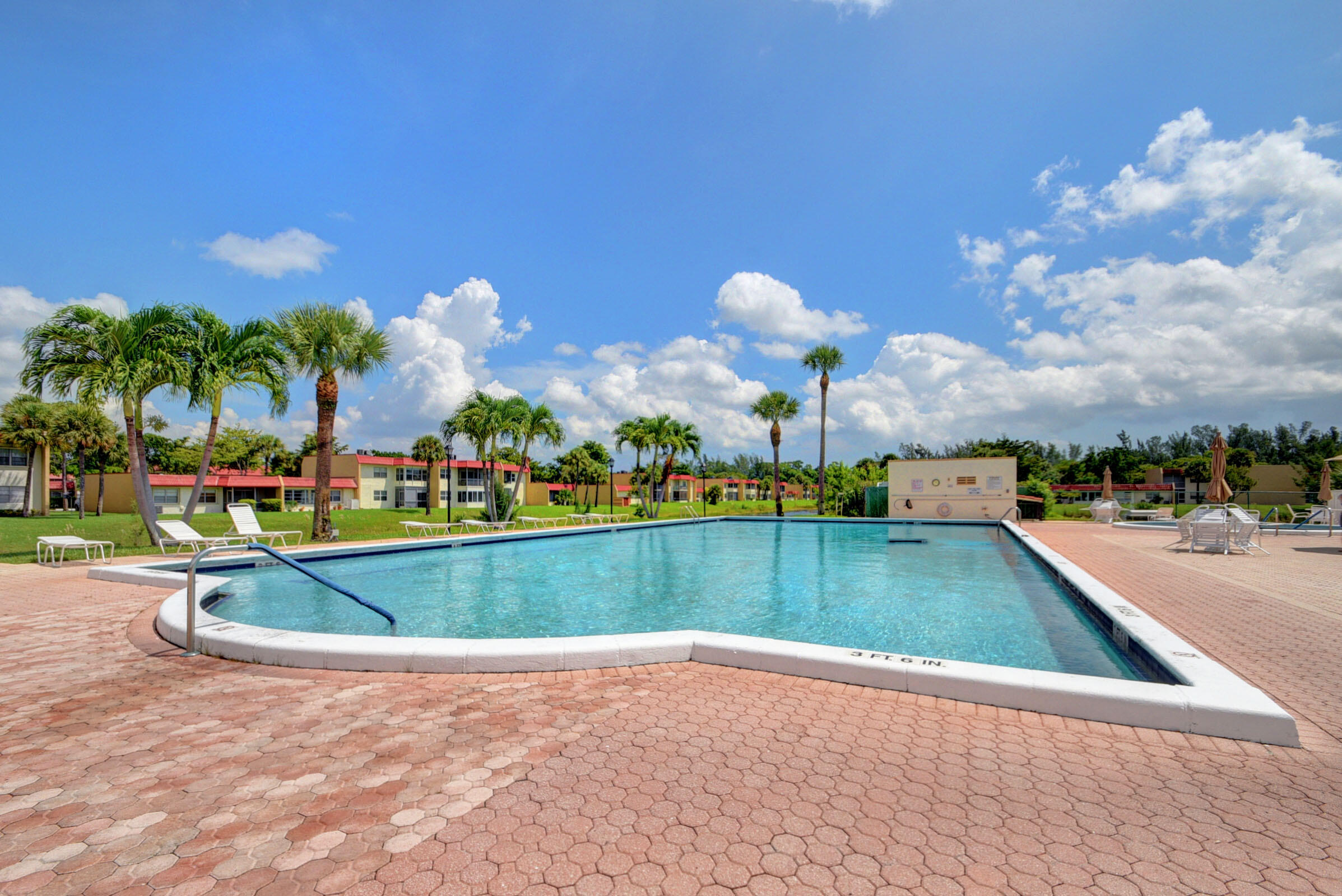 GOLDEN LAKES VILLAGE CONDO F - Residential