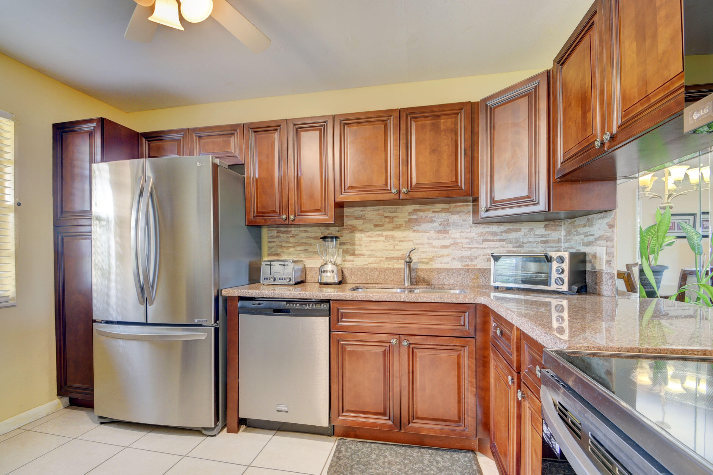 GOLDEN LAKES VILLAGE CONDO F - Residential