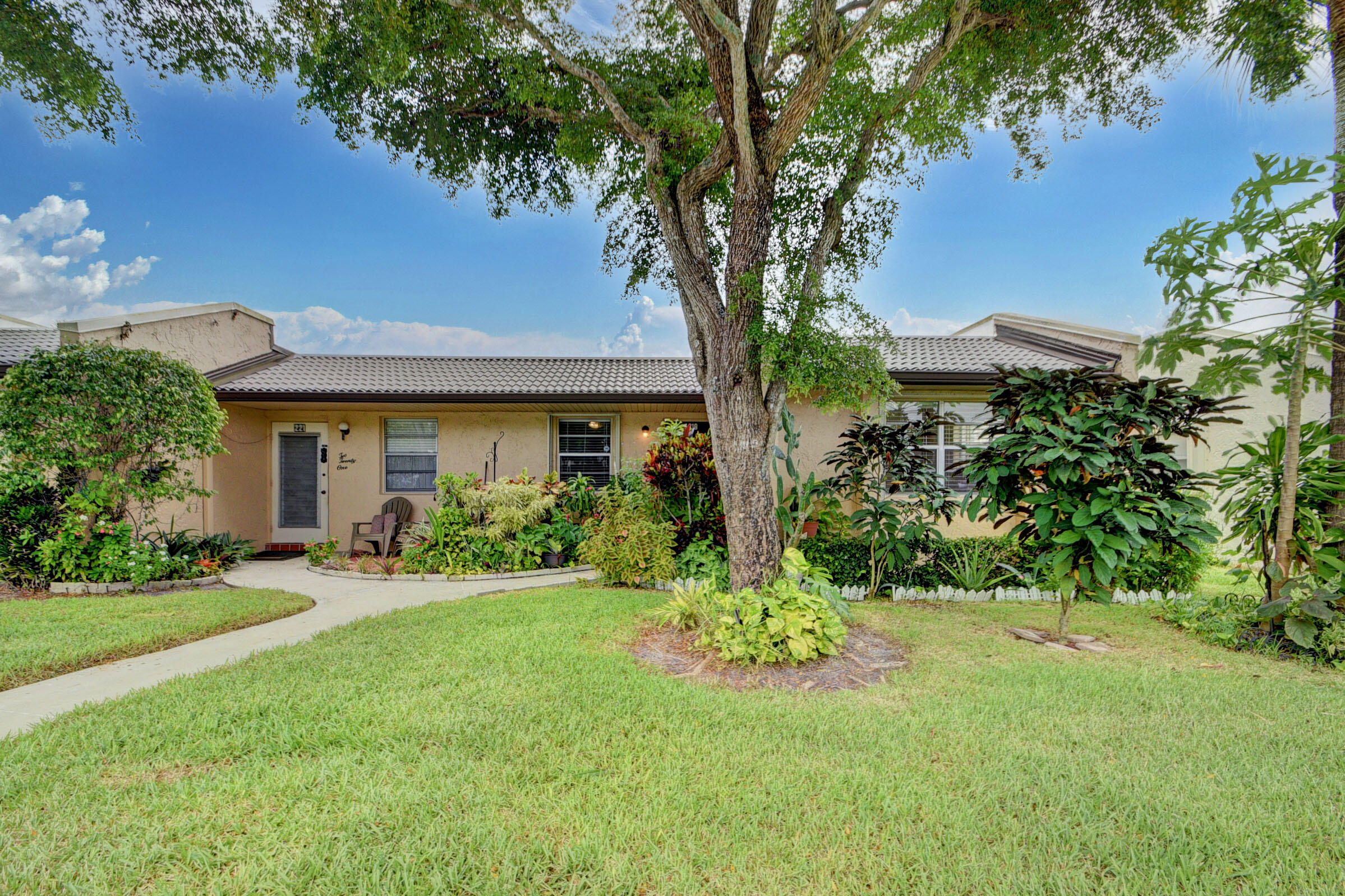 GOLDEN LAKES VILLAGE CONDO F - Residential