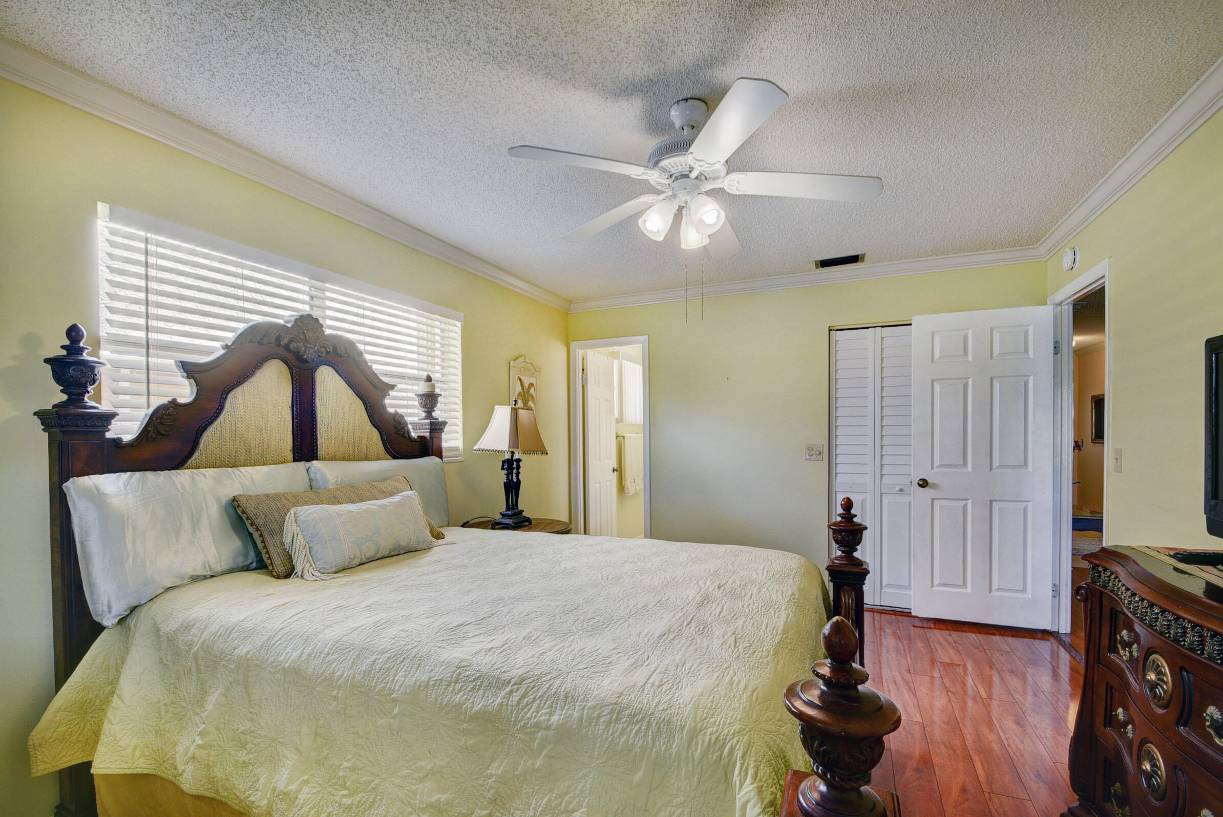 GOLDEN LAKES VILLAGE CONDO F - Residential