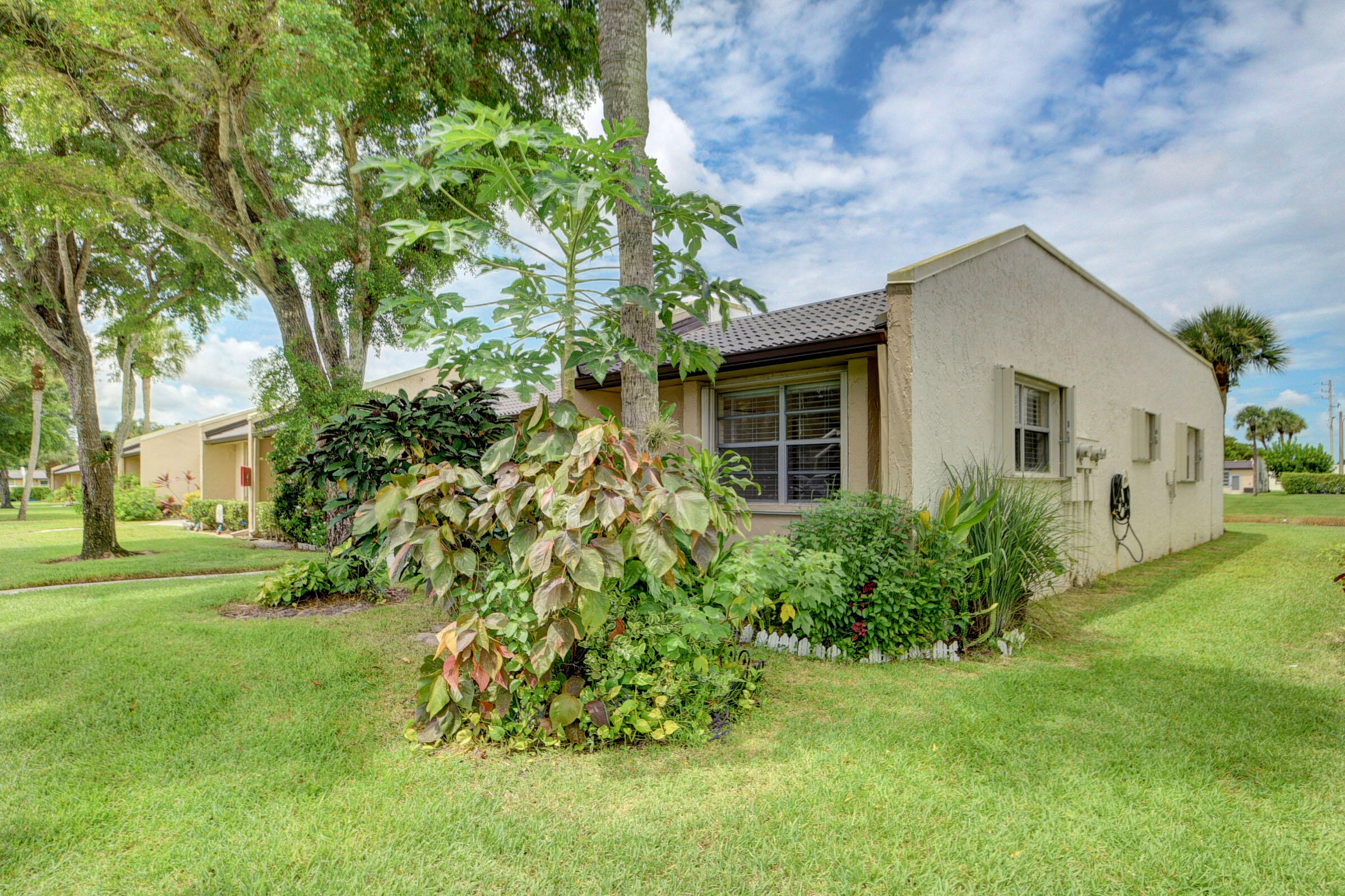 GOLDEN LAKES VILLAGE CONDO F - Residential
