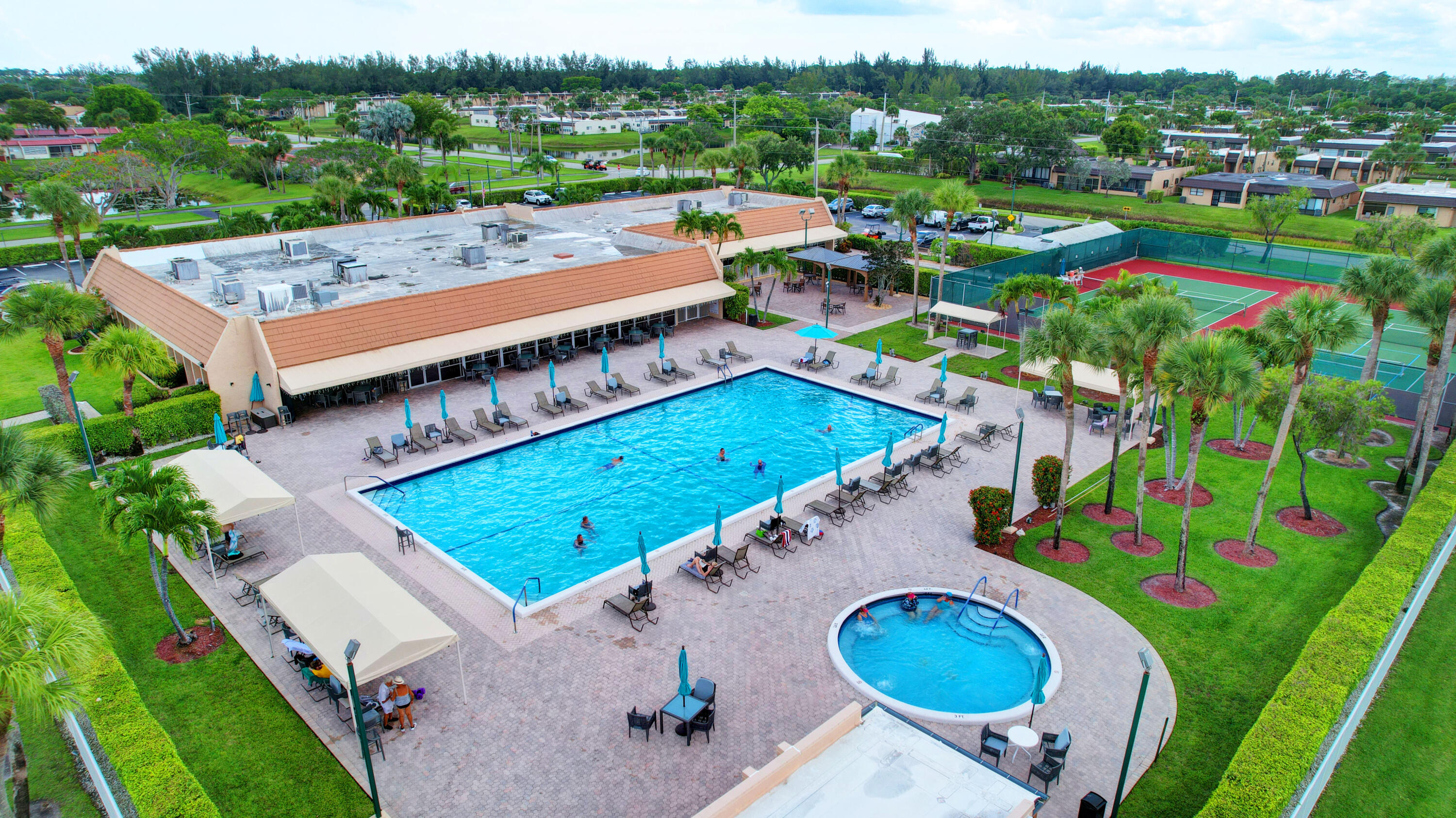 GOLDEN LAKES VILLAGE CONDO F - Residential