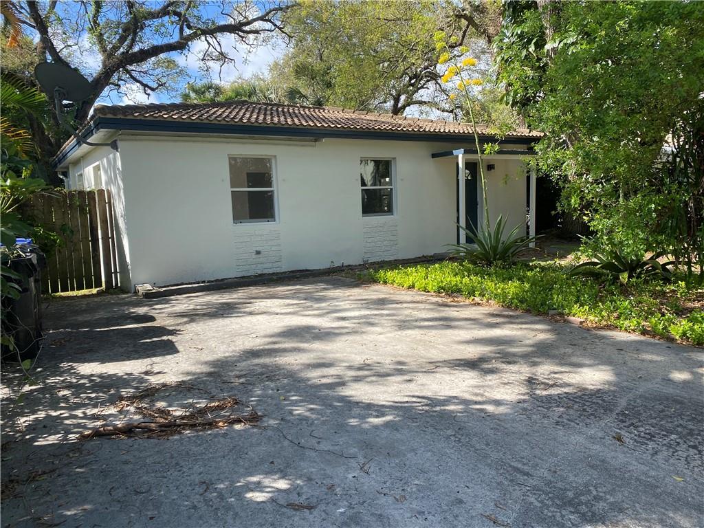Lauderdale Pines 8-27 B - Residential