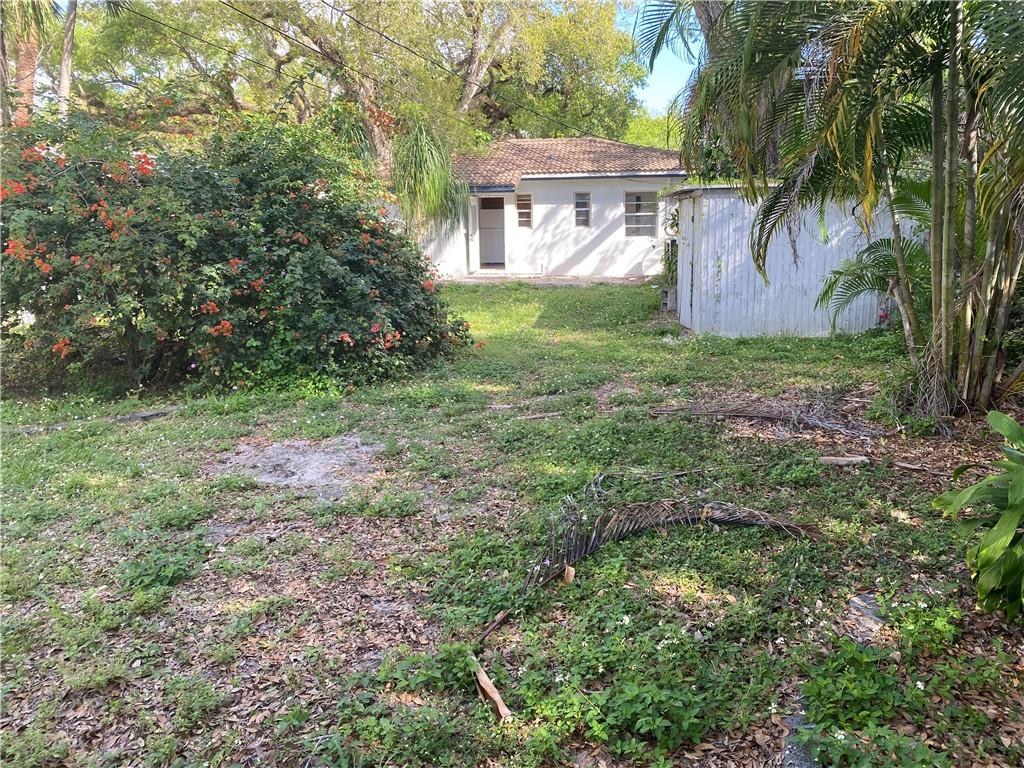 Lauderdale Pines 8-27 B - Residential