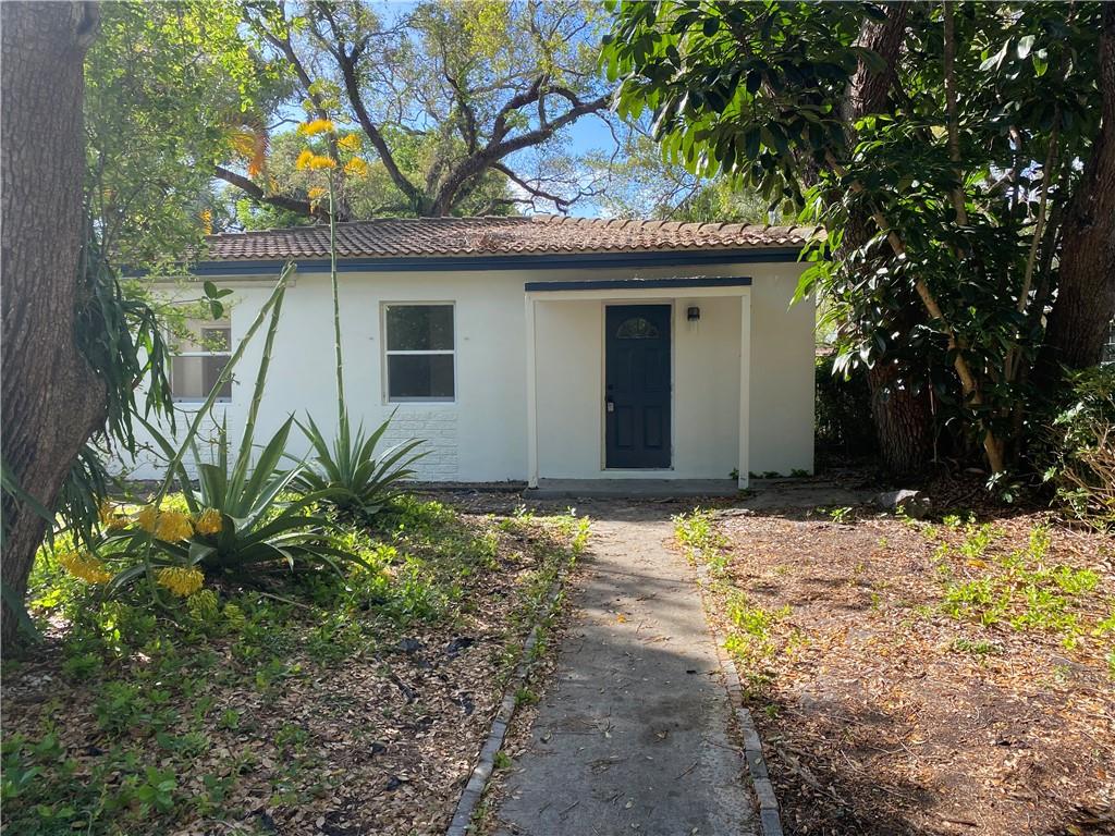 Lauderdale Pines 8-27 B - Residential