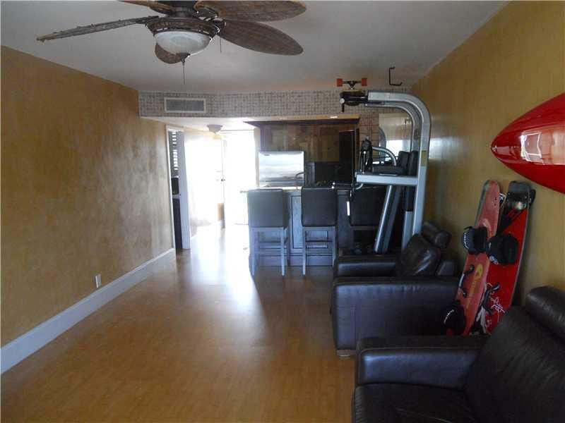 CROSS FOX CONDO - Residential