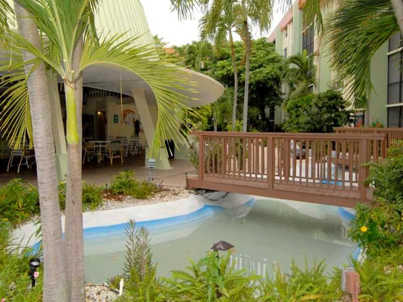 CROSS FOX CONDO - Residential