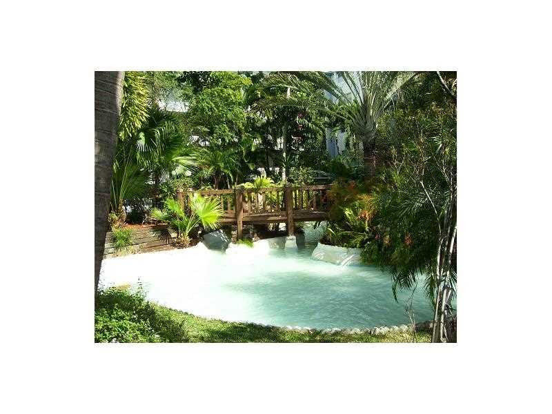 CROSS FOX CONDO - Residential