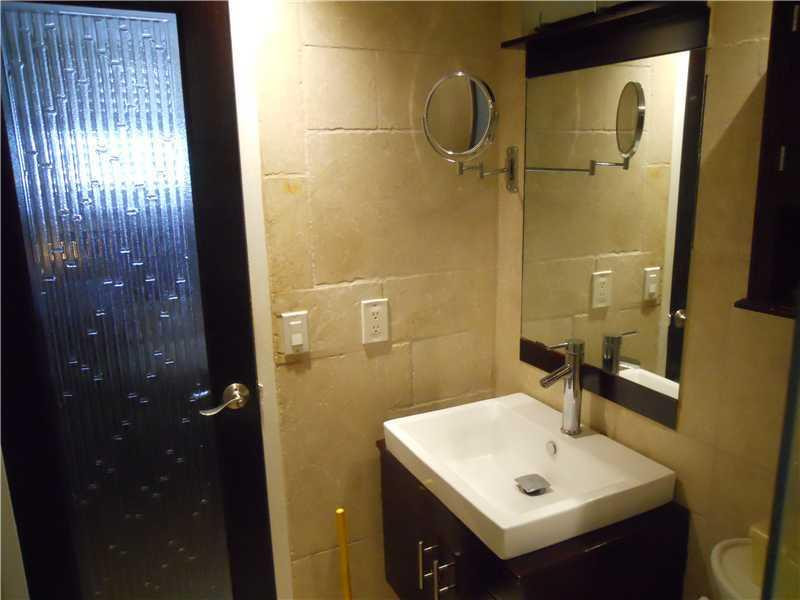 CROSS FOX CONDO - Residential