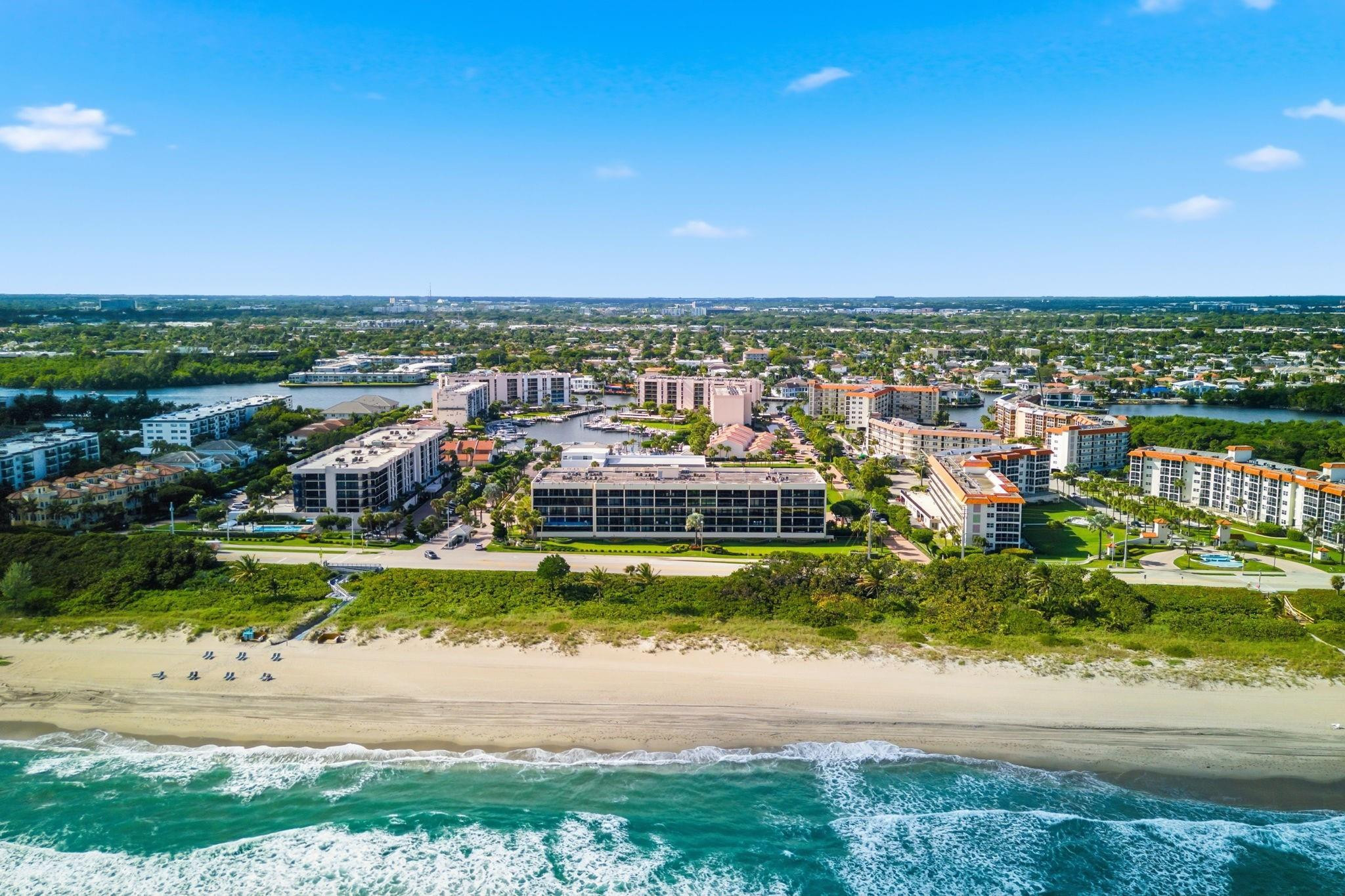 Yacht & Racquet Club - Residential