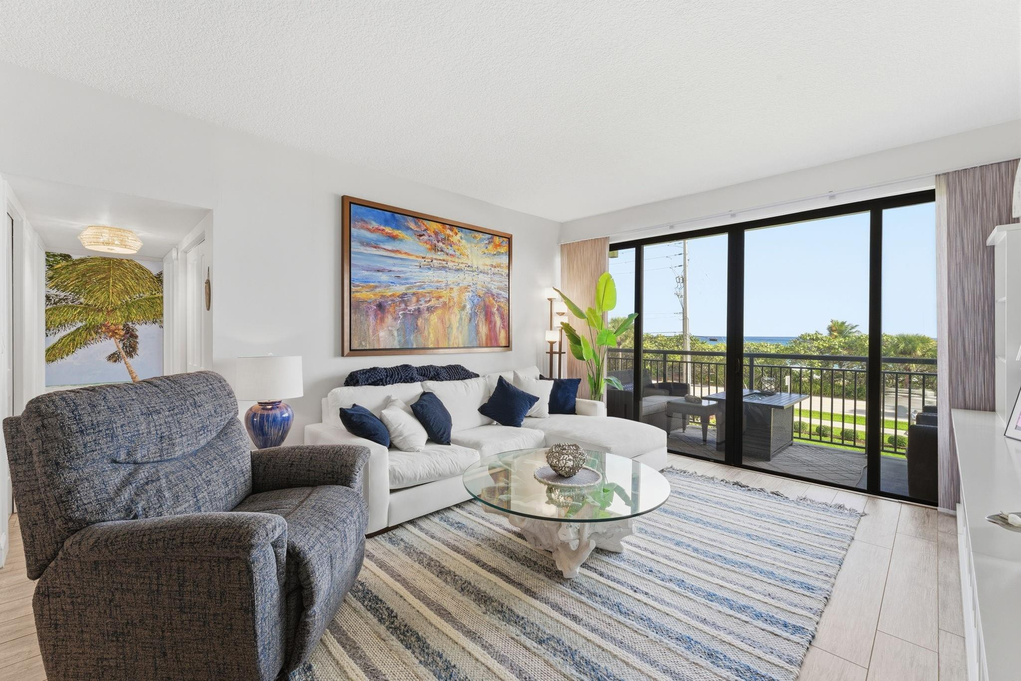 Yacht & Racquet Club - Residential
