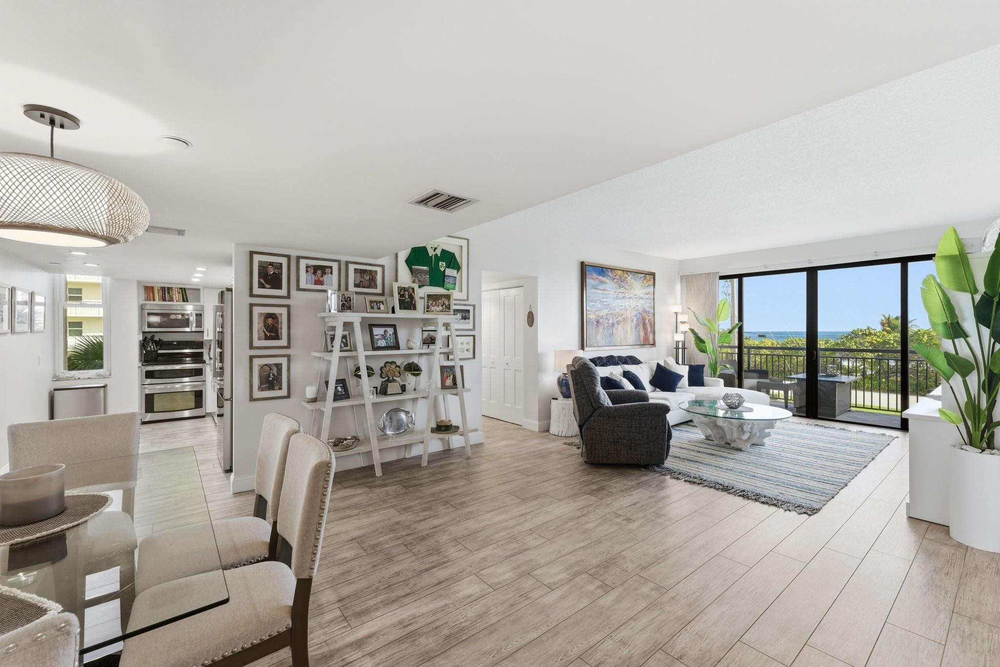Yacht & Racquet Club - Residential