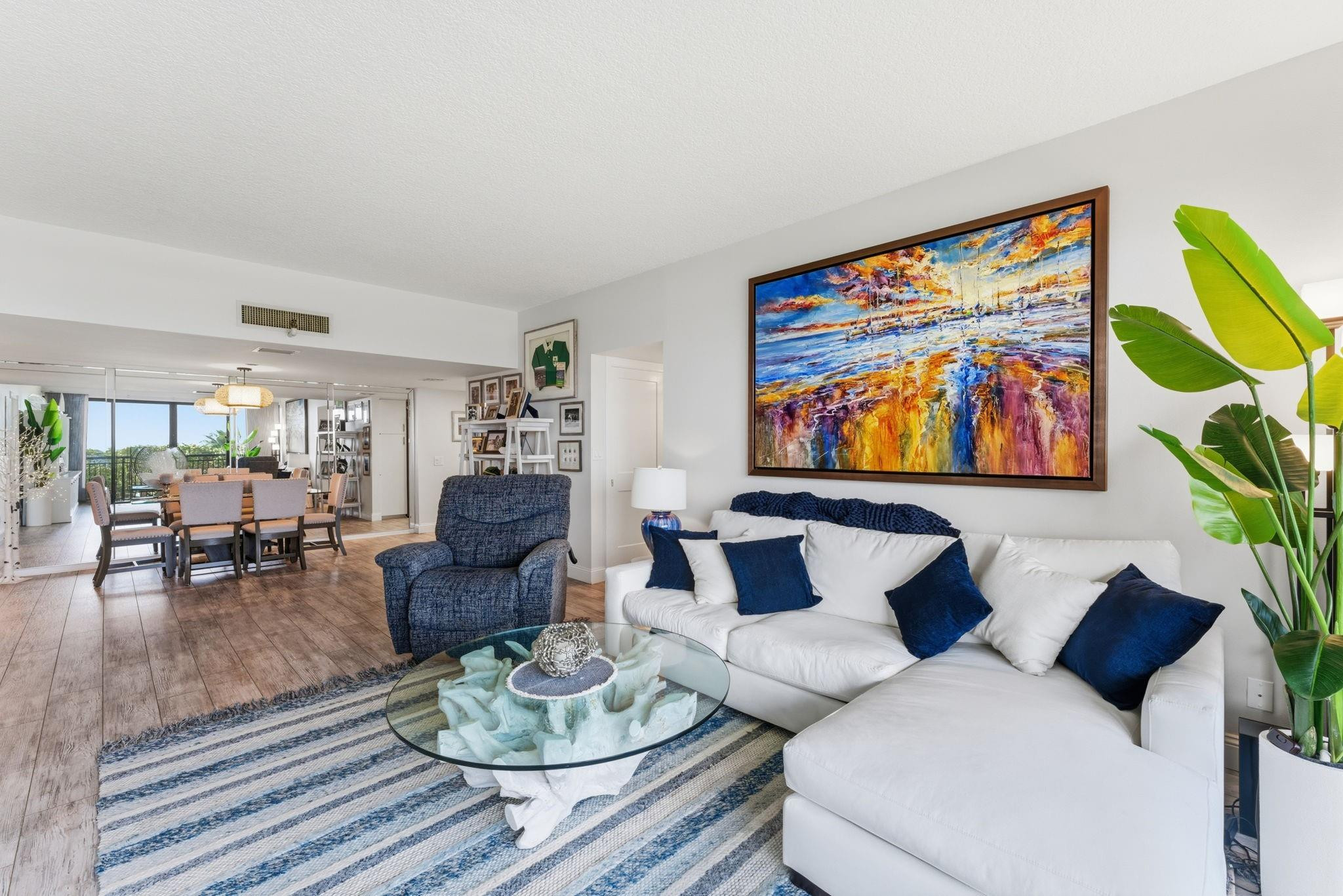 Yacht & Racquet Club - Residential