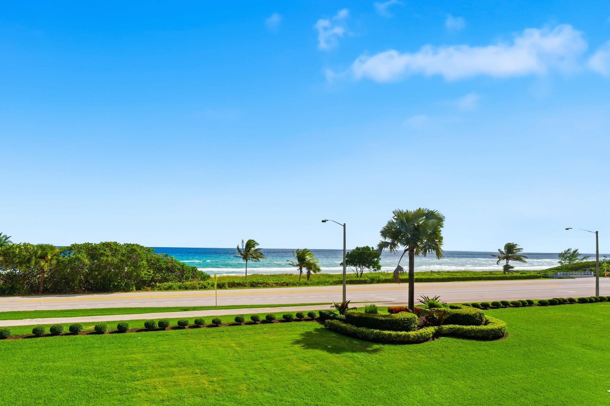 Yacht & Racquet Club - Residential