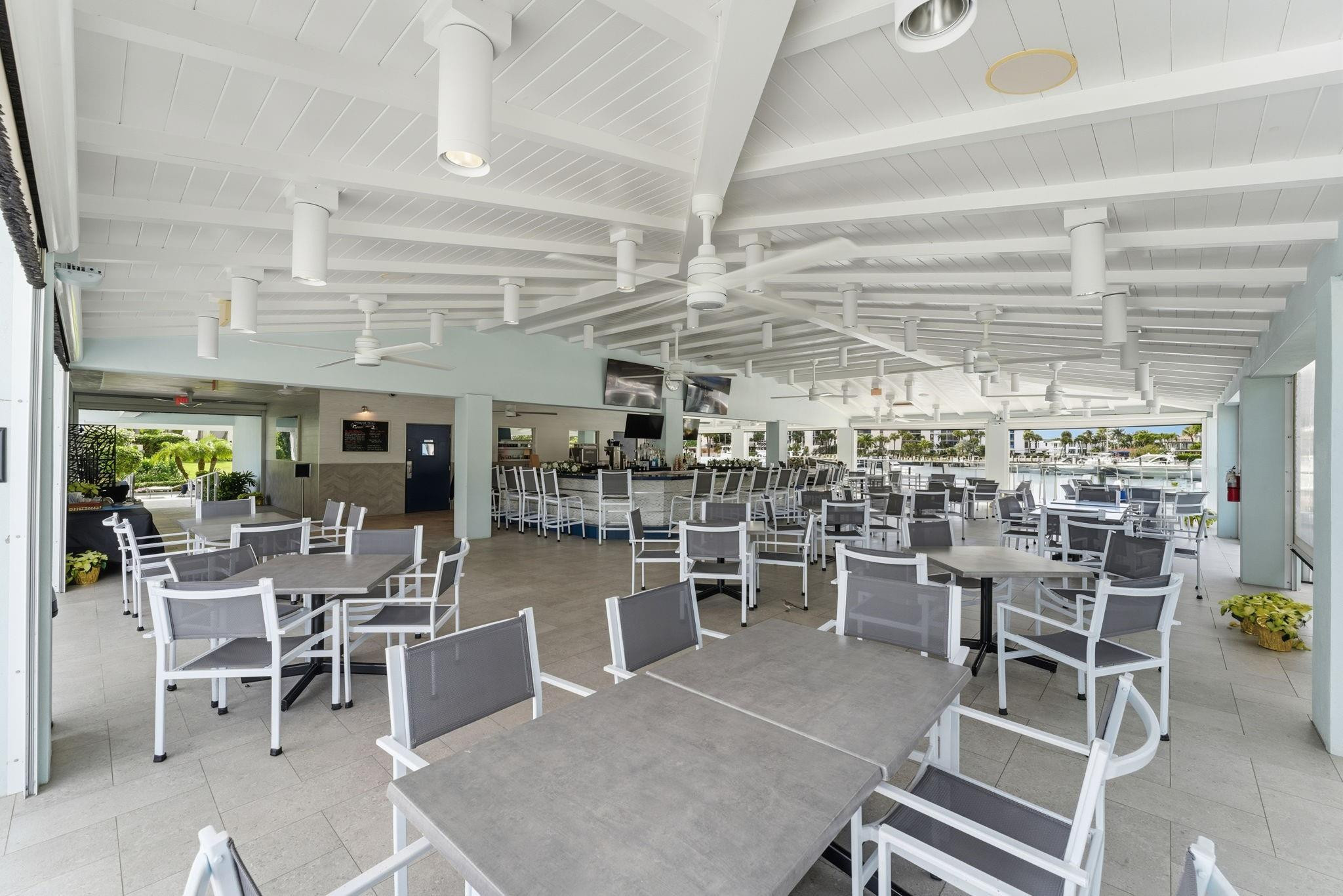 Yacht & Racquet Club - Residential
