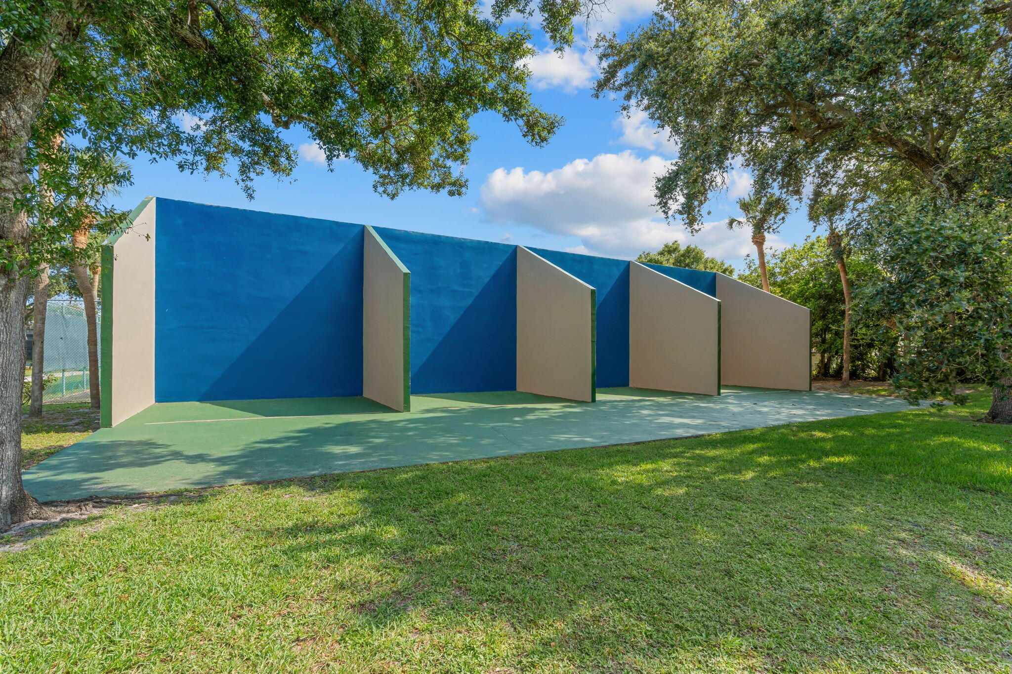 PINES OF OAKLAND FOREST WEST - Residential