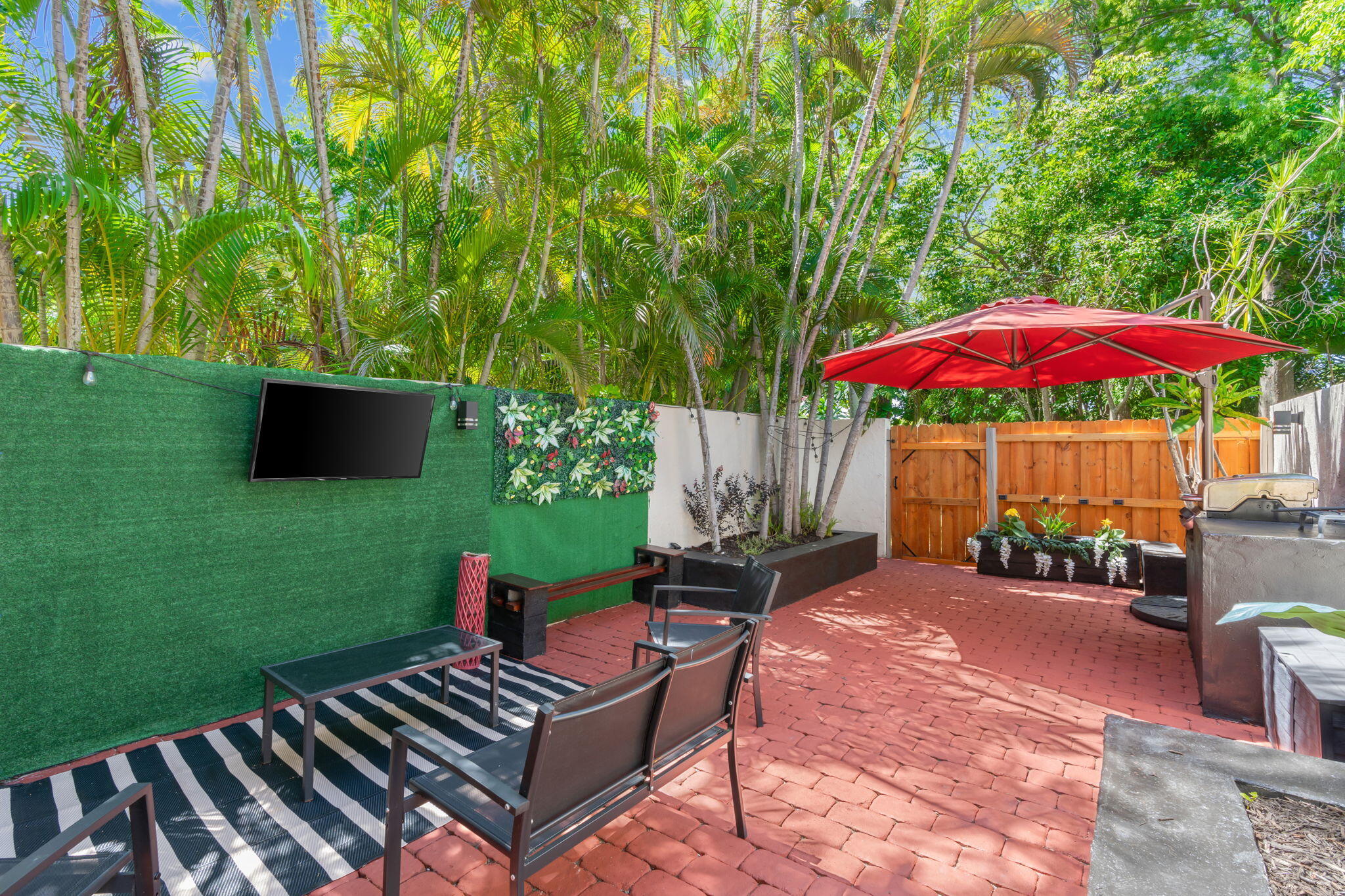PINES OF OAKLAND FOREST WEST - Residential