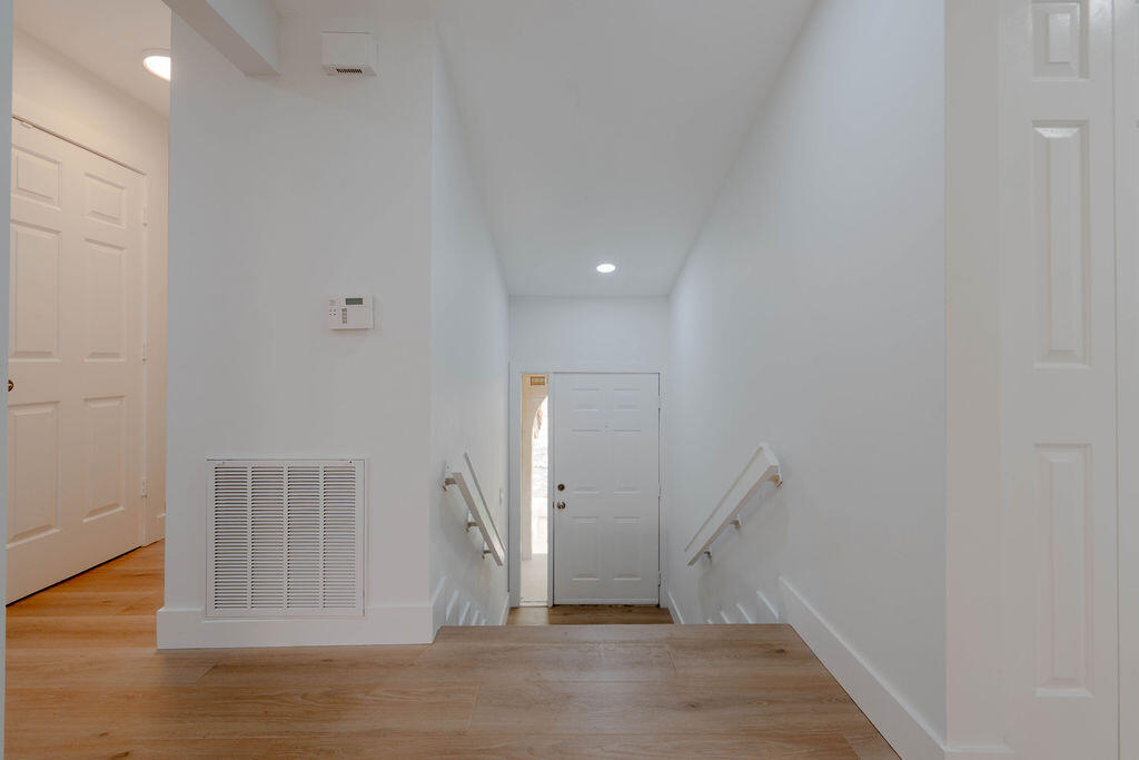 COACH HOUSES OF TOWN PLACE CONDO - Residential