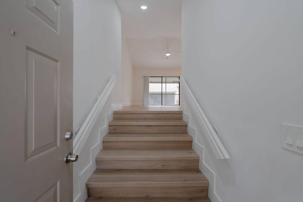 COACH HOUSES OF TOWN PLACE CONDO - Residential