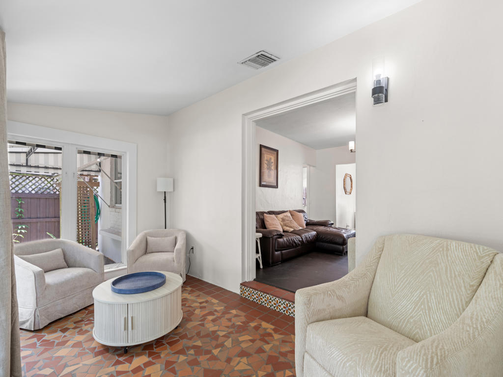 NORTH LAKE WORTH - Residential