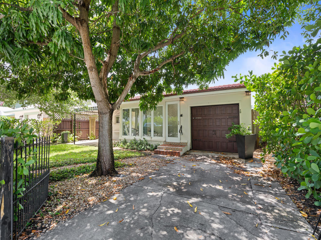 NORTH LAKE WORTH - Residential