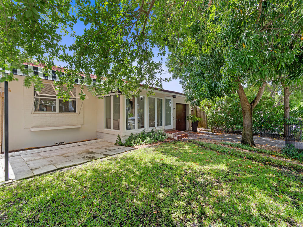 NORTH LAKE WORTH - Residential