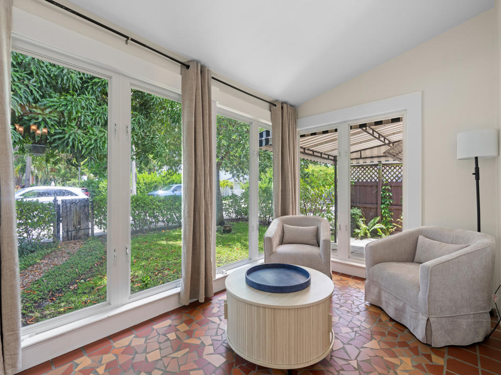 NORTH LAKE WORTH - Residential