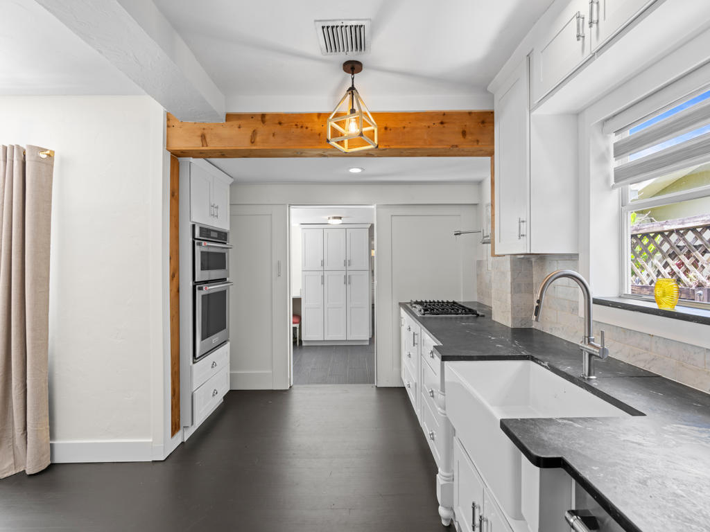 NORTH LAKE WORTH - Residential