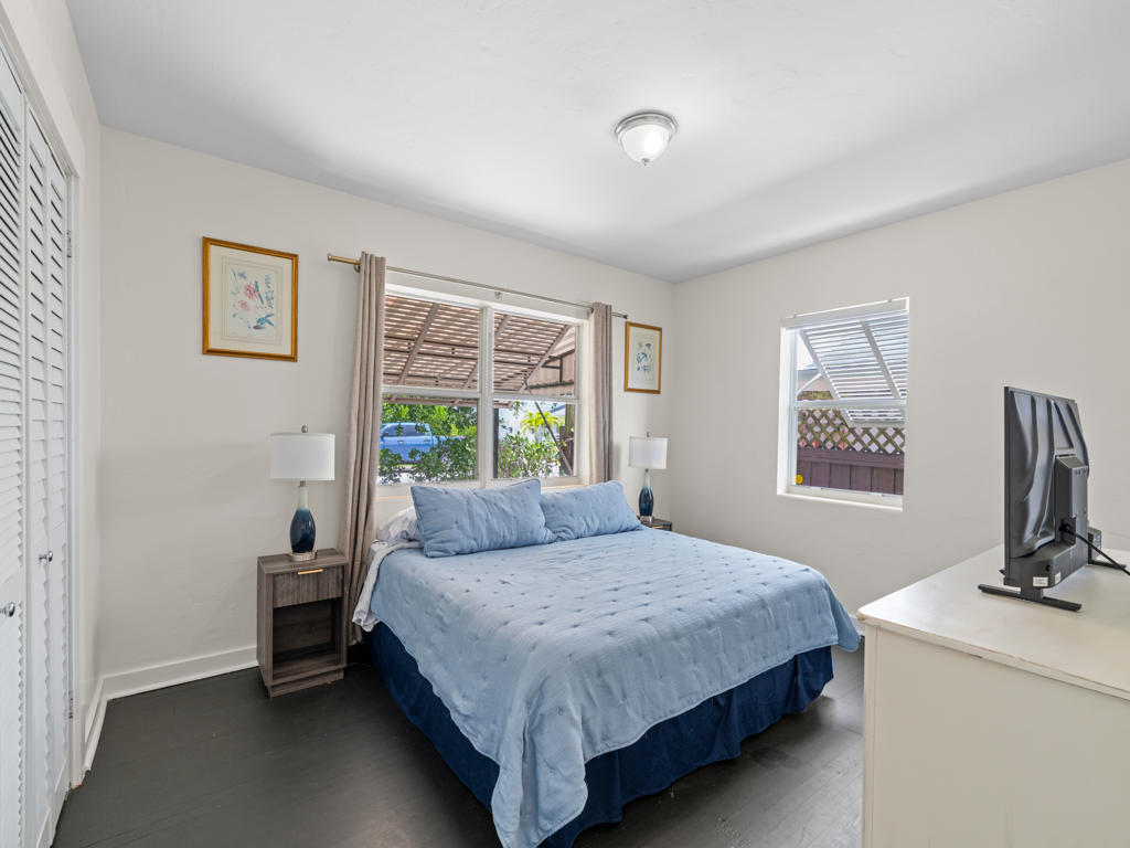 NORTH LAKE WORTH - Residential