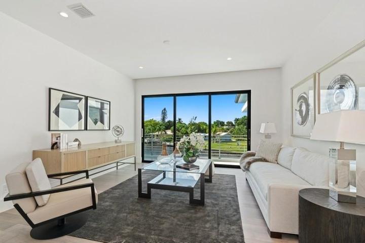 LITTLE HARBOR ON THE HILLSBORO - Residential