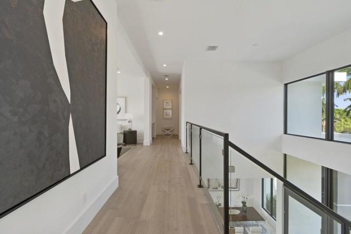 LITTLE HARBOR ON THE HILLSBORO - Residential