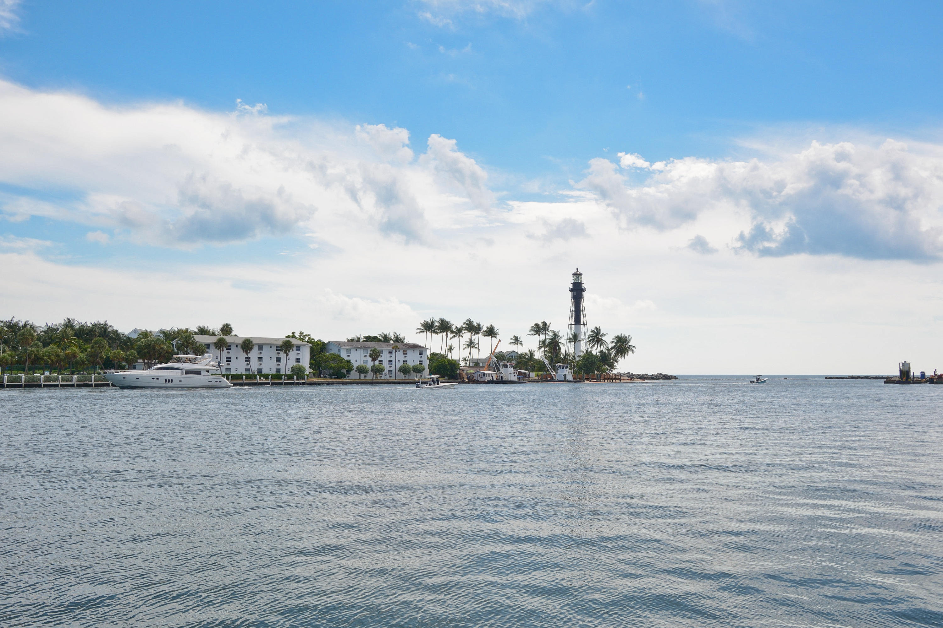 LITTLE HARBOR ON THE HILLSBORO - Residential