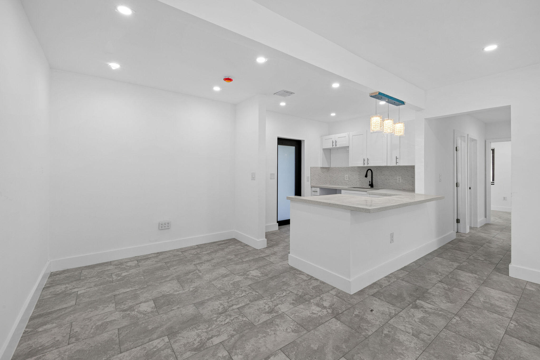 BROADMOOR MANOR - Residential